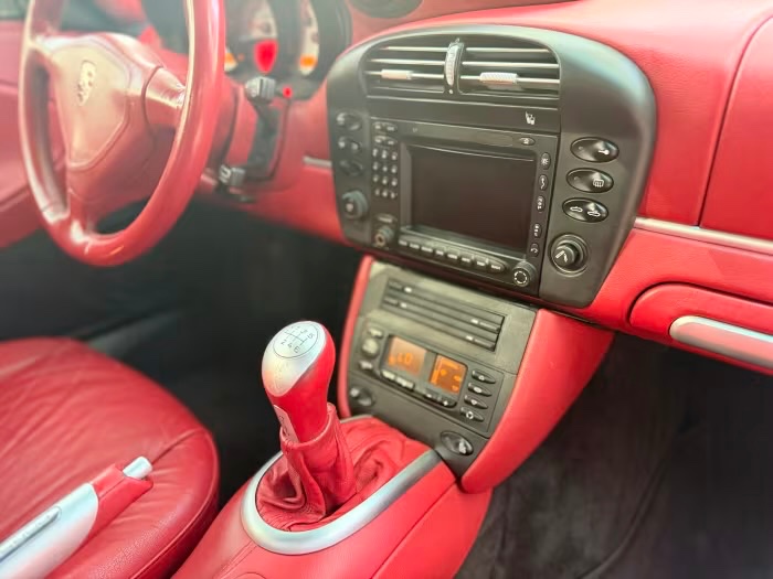 2004 Porsche 911 37