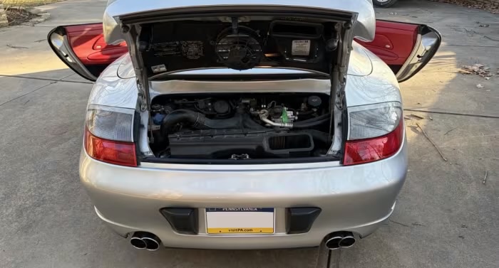2004 Porsche 911 38