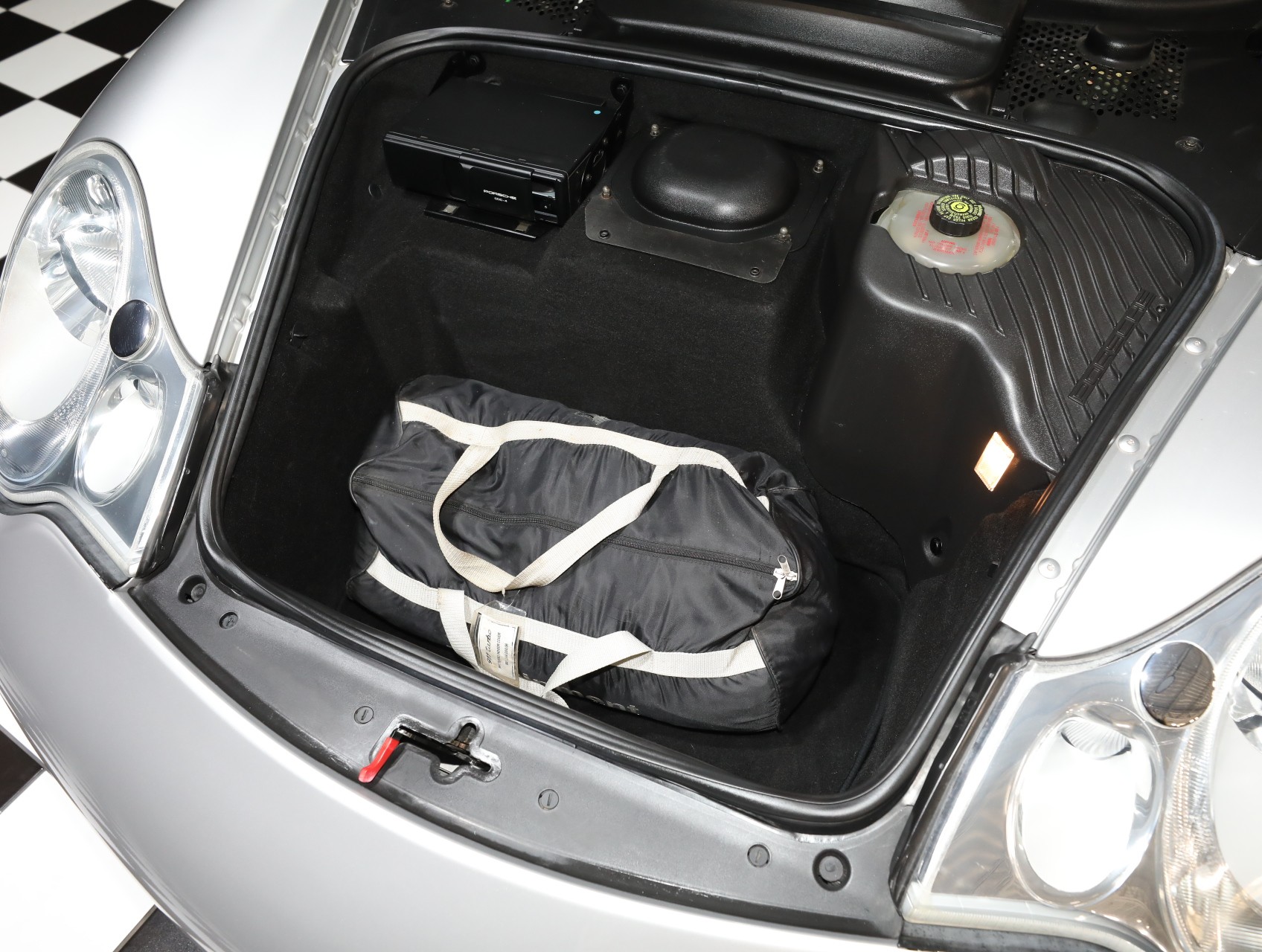 2004 Porsche 911 79