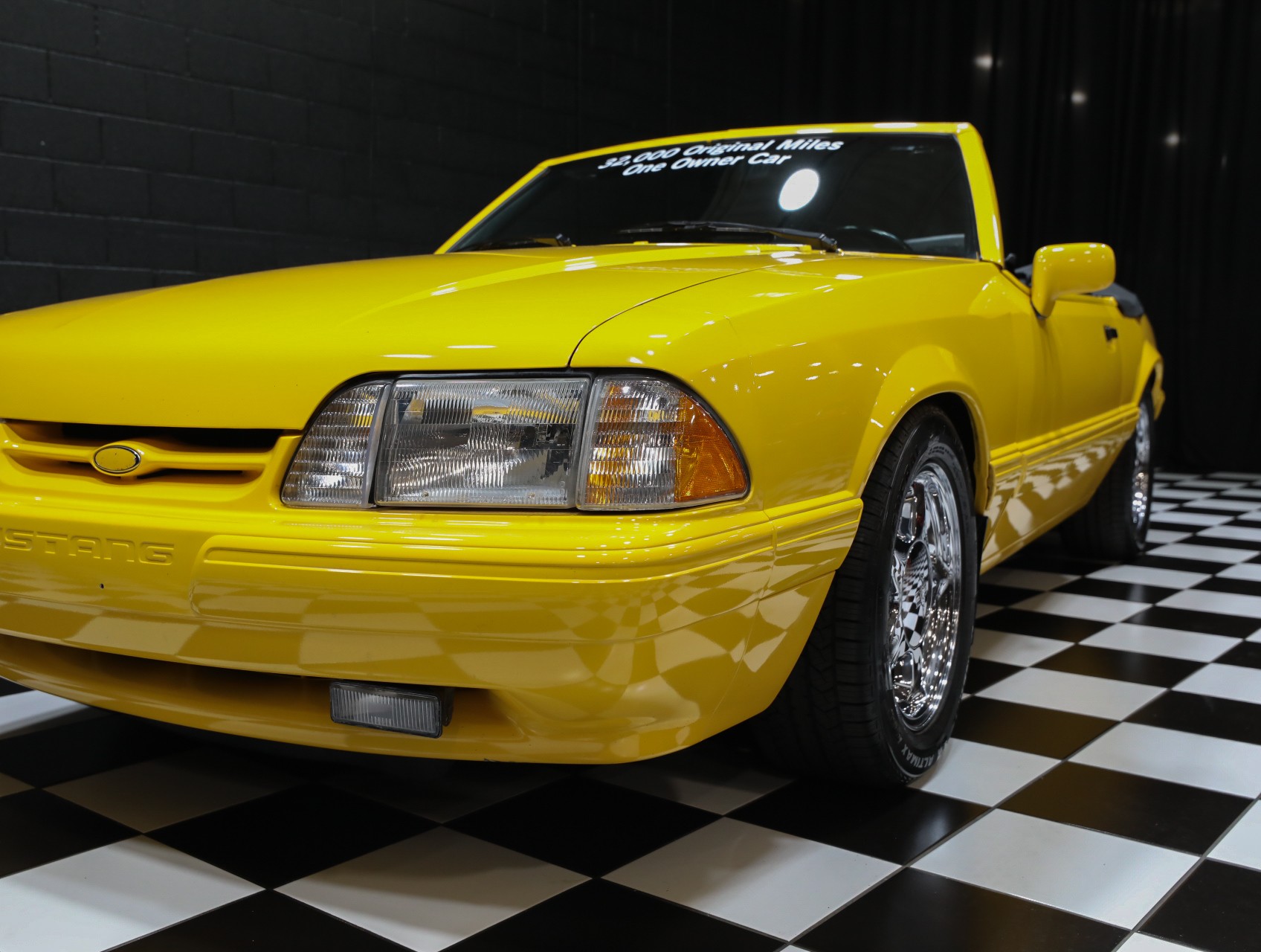 1993 Ford Mustang 16
