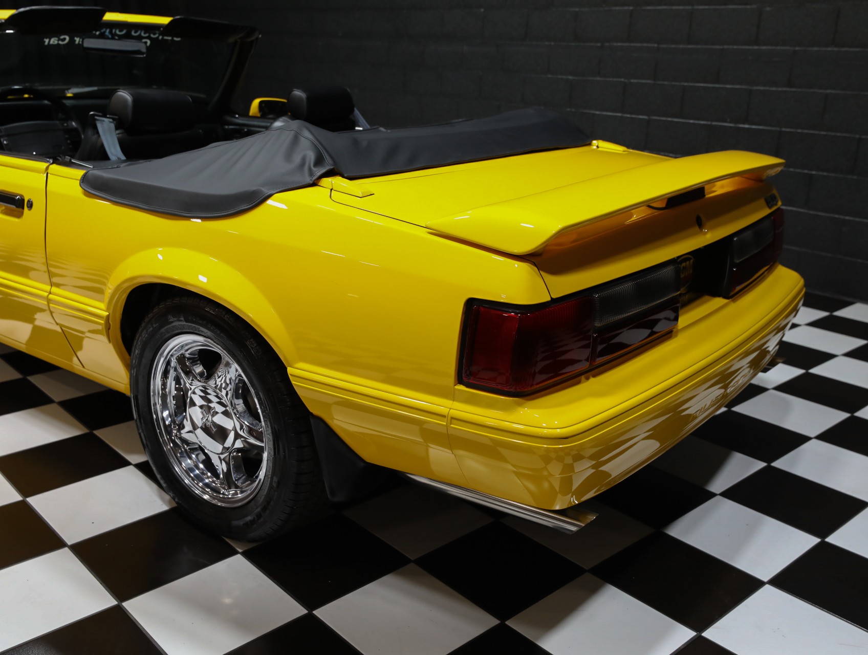 1993 Ford Mustang 30