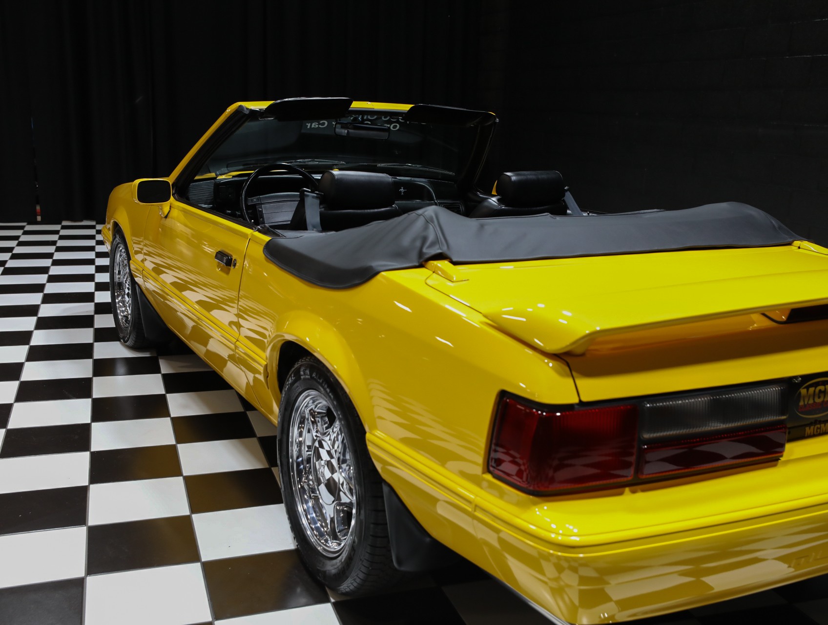 1993 Ford Mustang 32