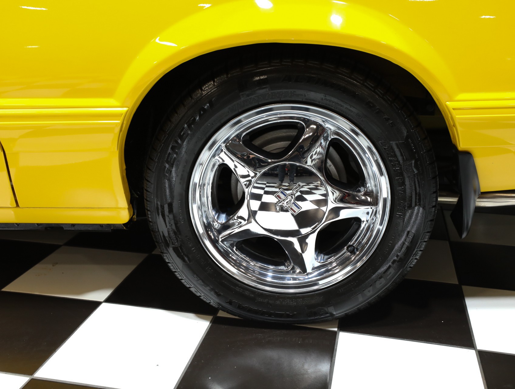 1993 Ford Mustang 36