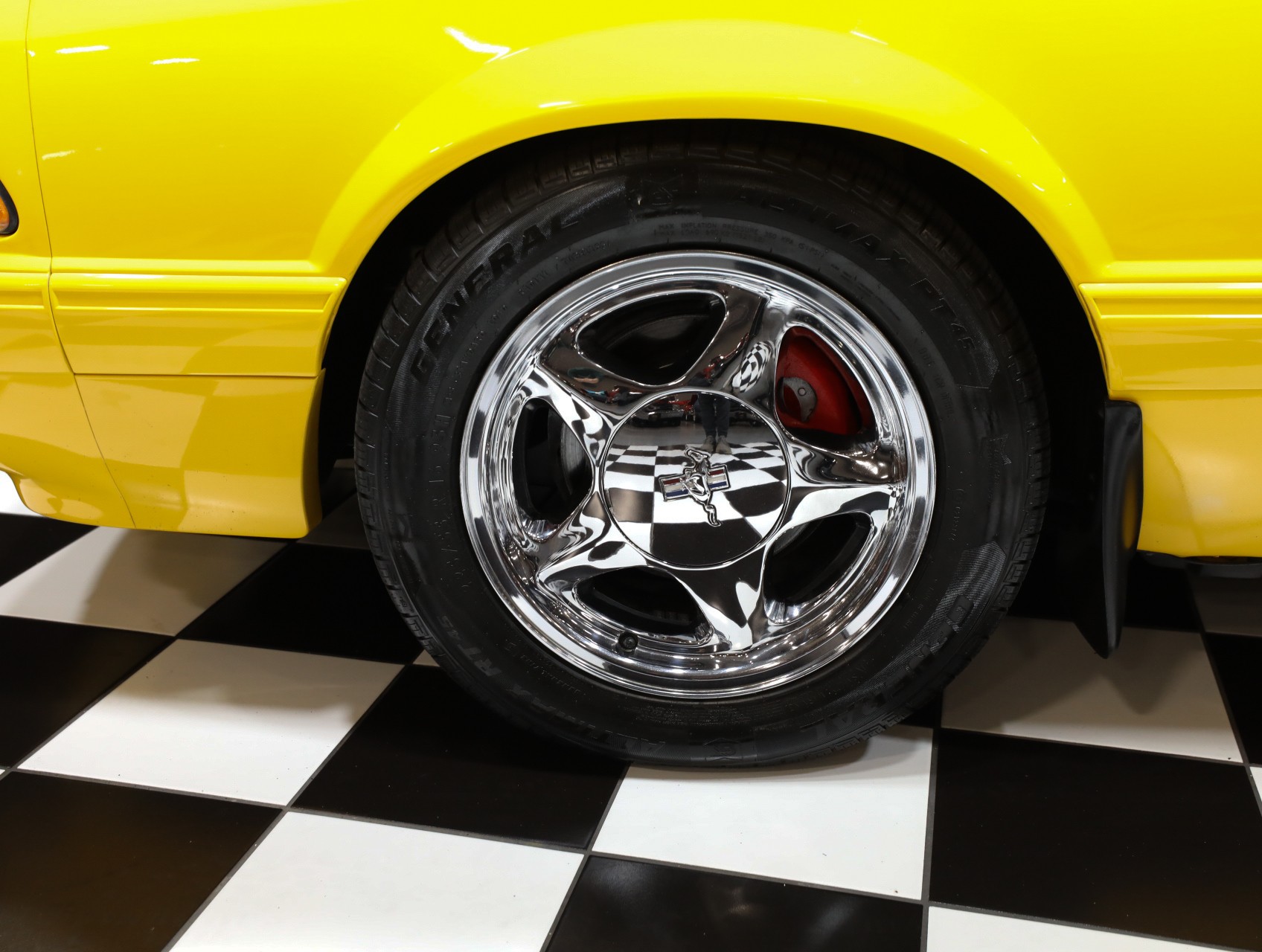 1993 Ford Mustang 37