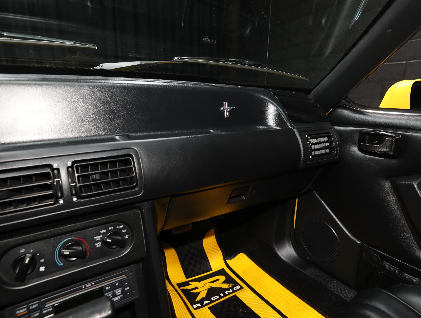 1993 Ford Mustang 57