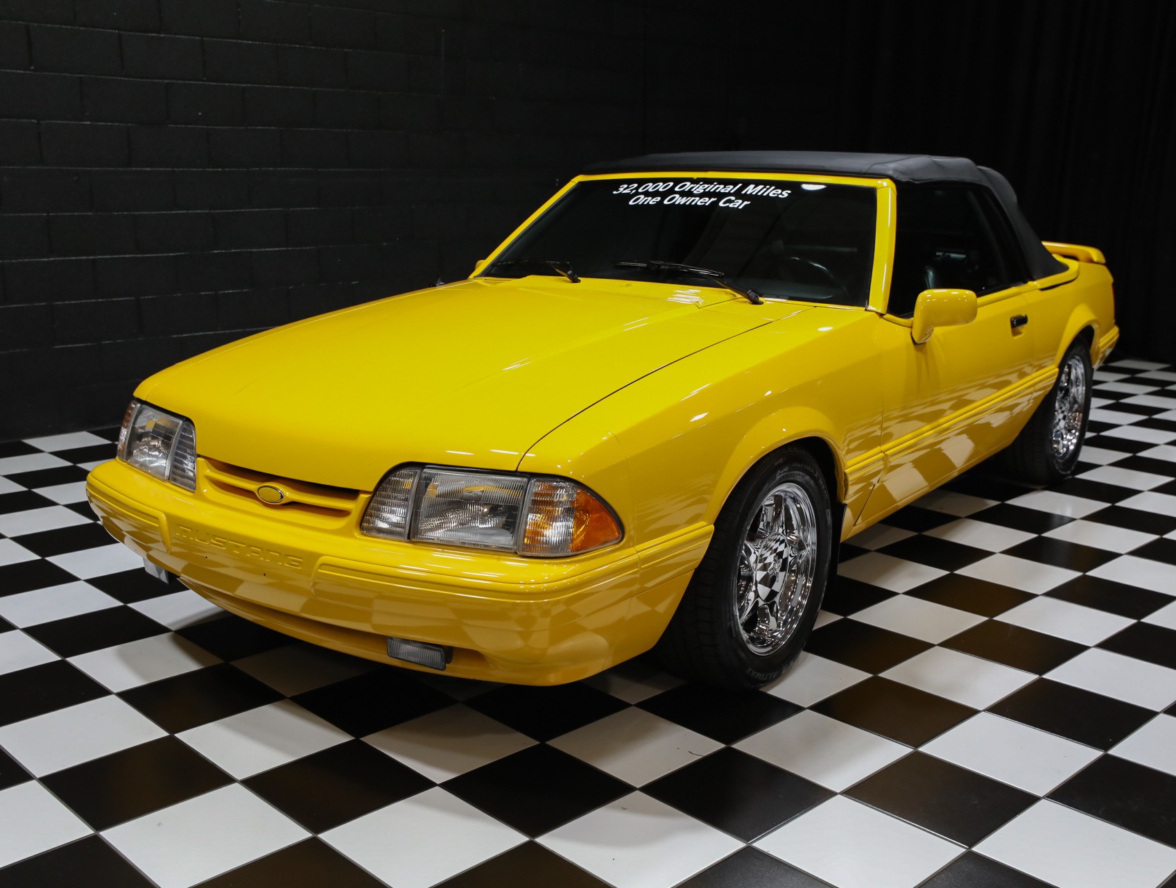 1993 Ford Mustang 6
