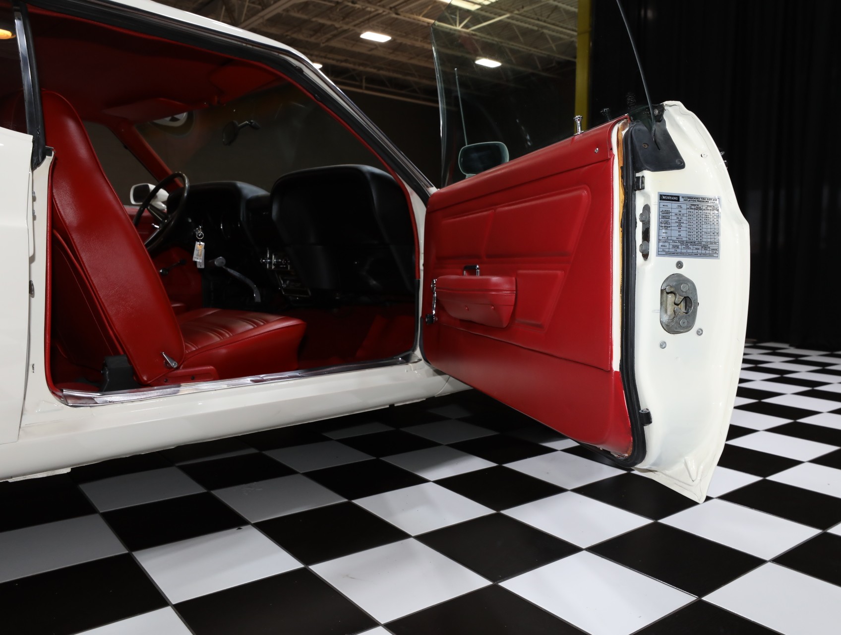 1970 Ford Mustang 35