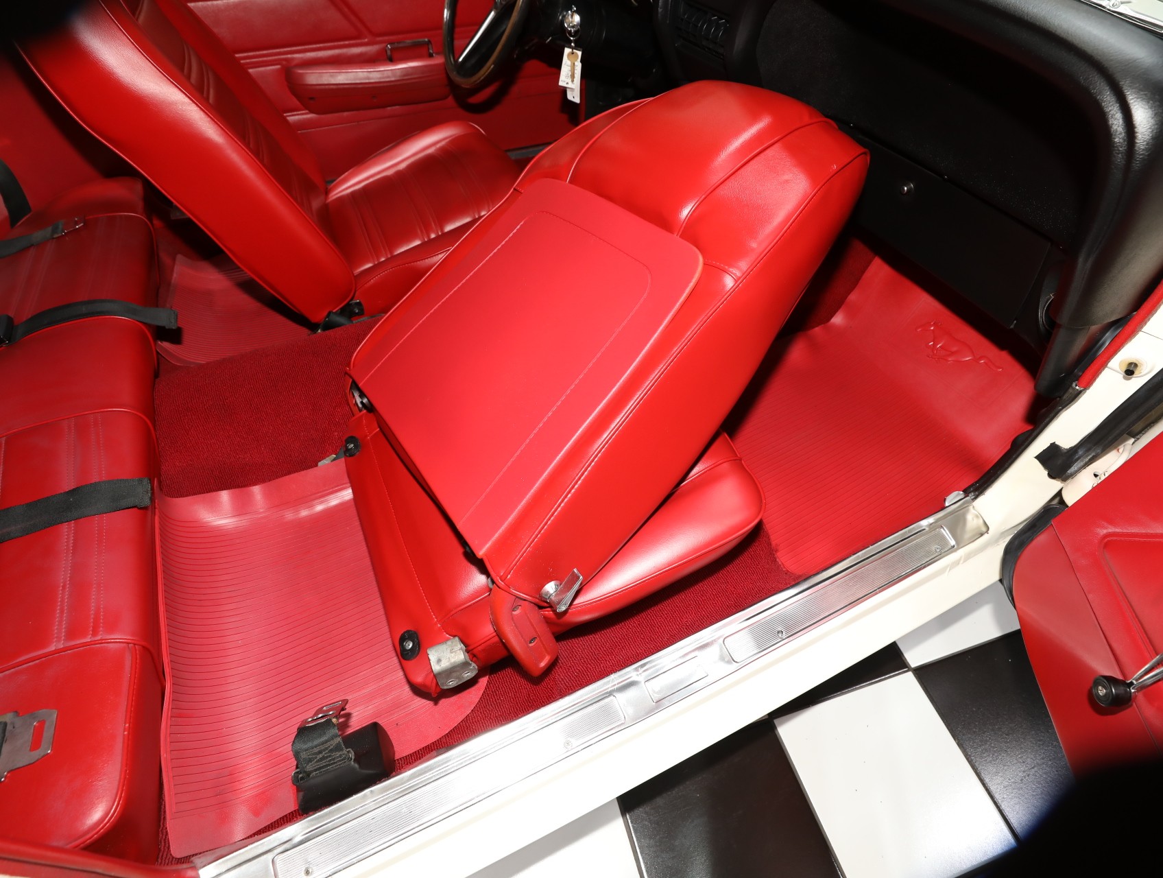1970 Ford Mustang 40