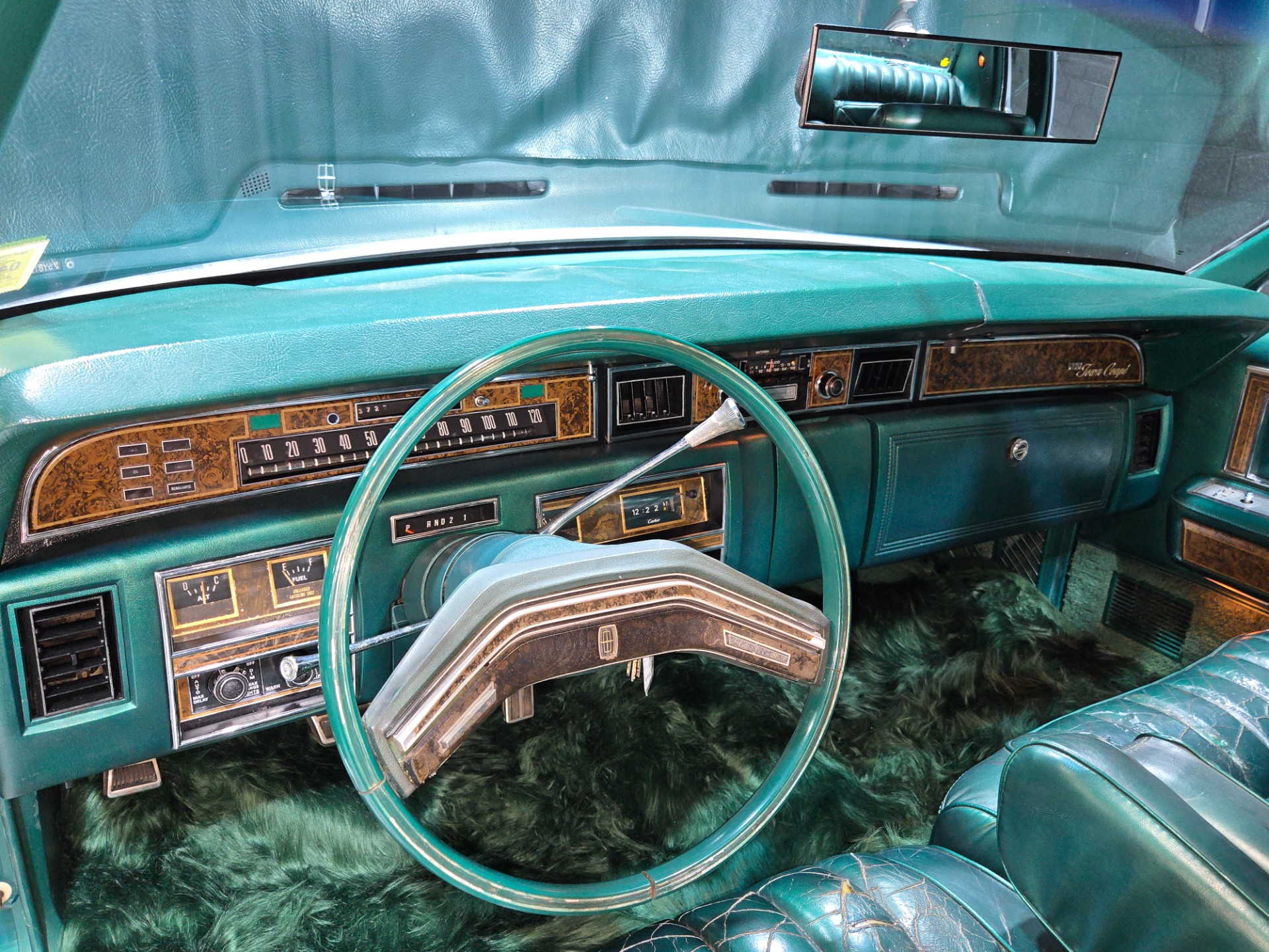 1975 Lincoln Continental 12