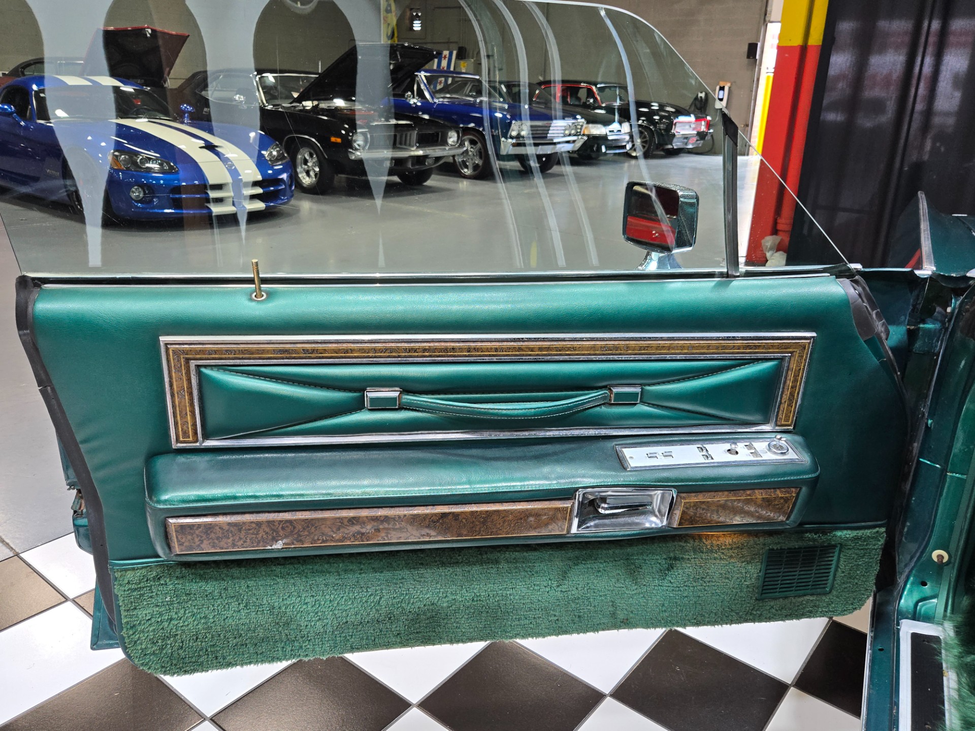 1975 Lincoln Continental 131