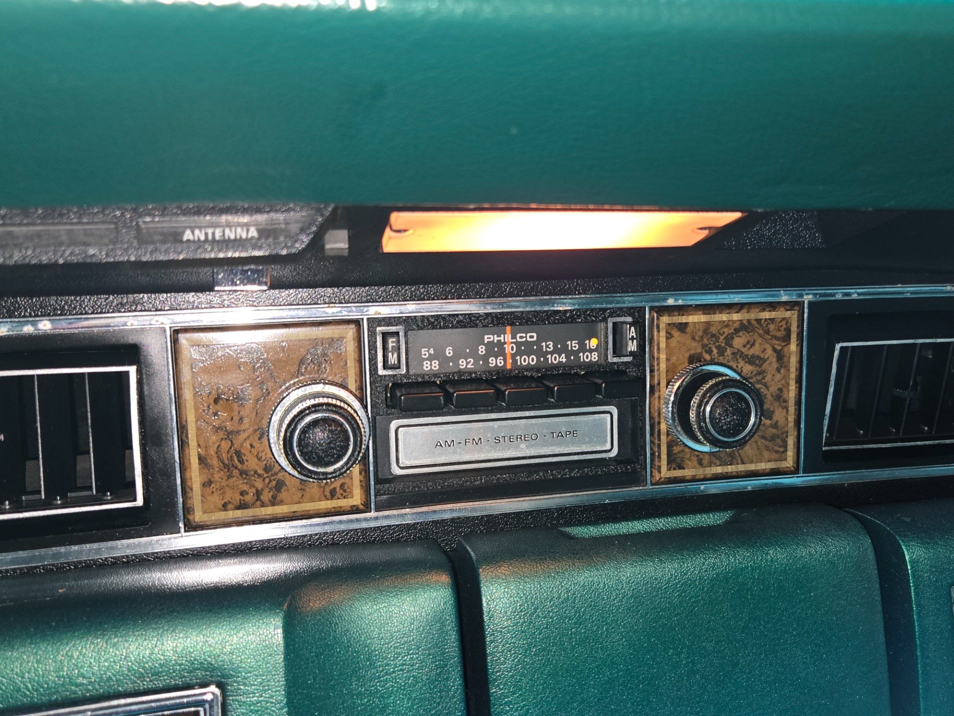 1975 Lincoln Continental 141