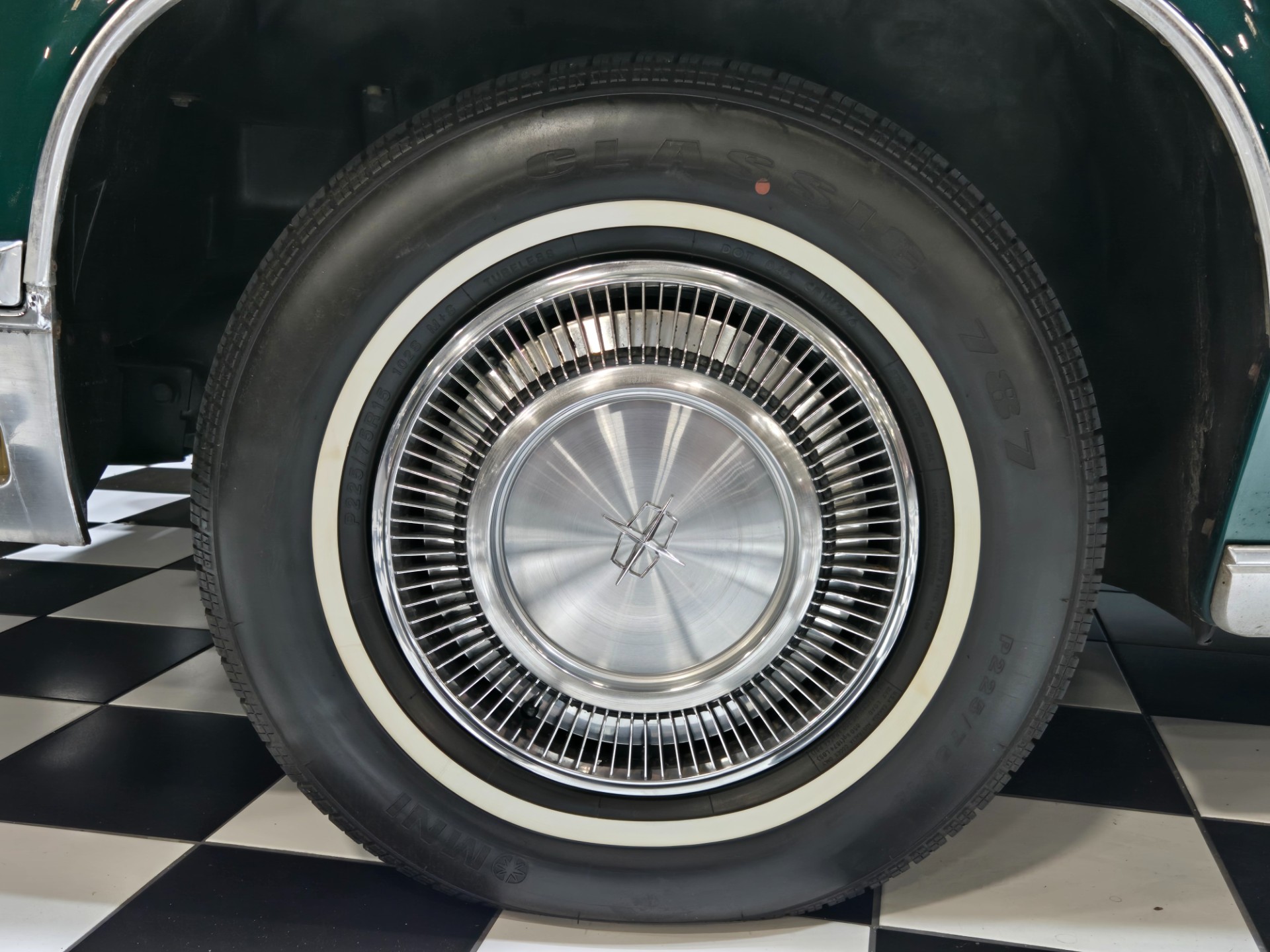 1975 Lincoln Continental 17