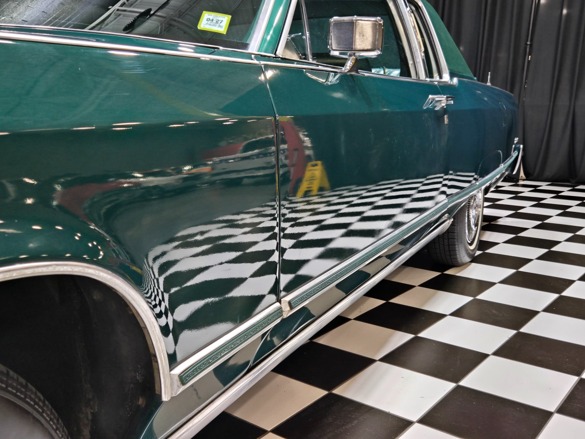 1975 Lincoln Continental 21