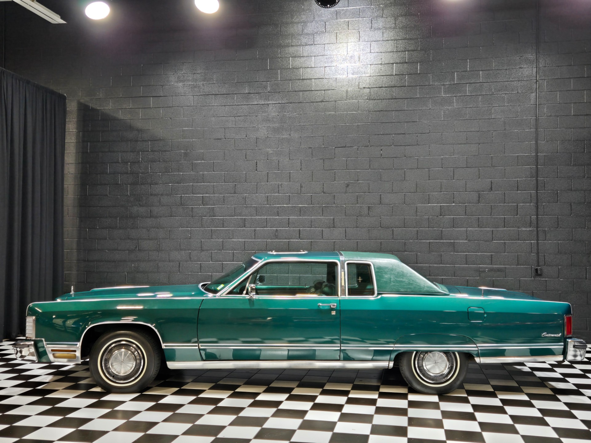 1975 Lincoln Continental 3
