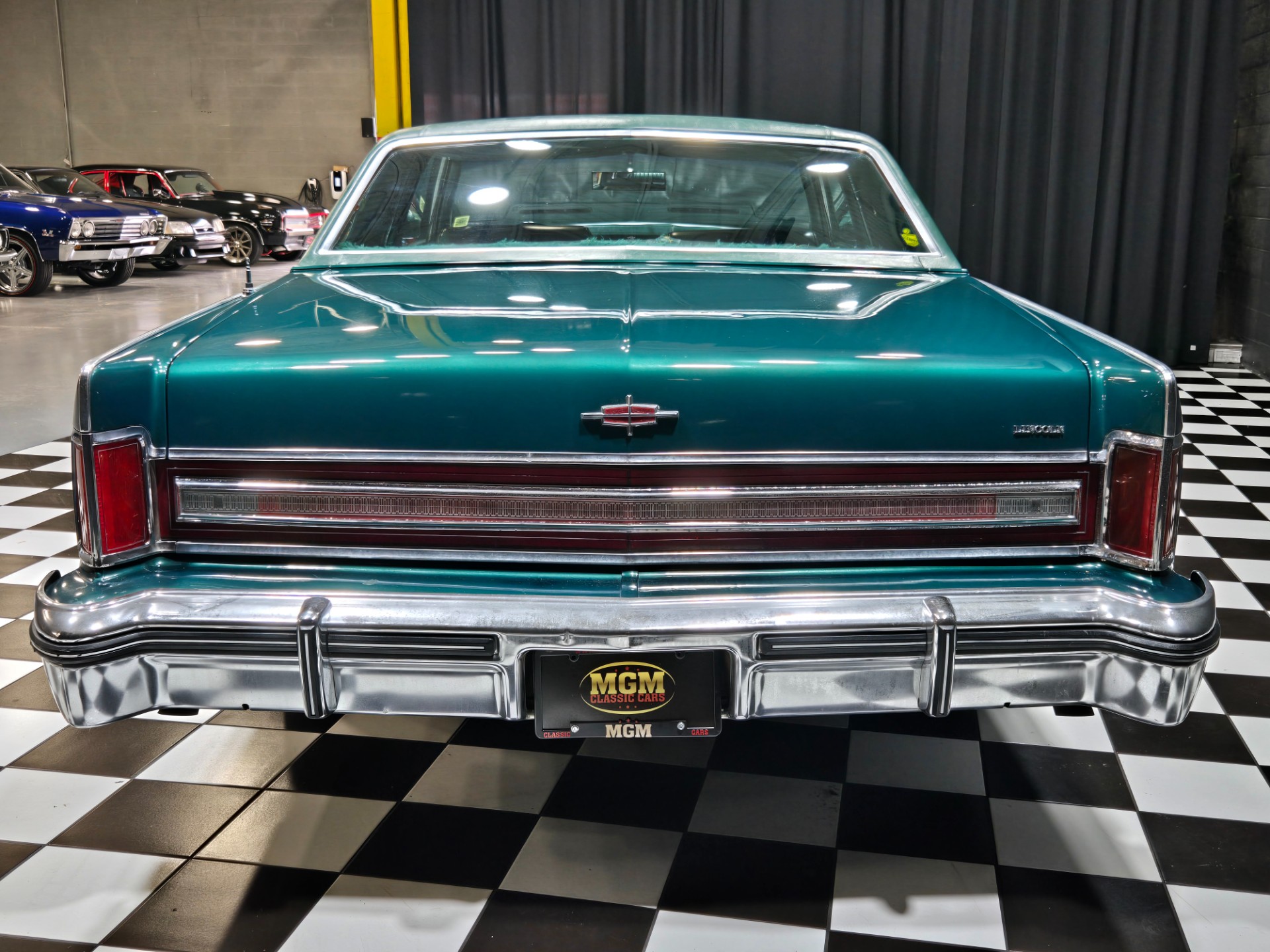 1975 Lincoln Continental 40