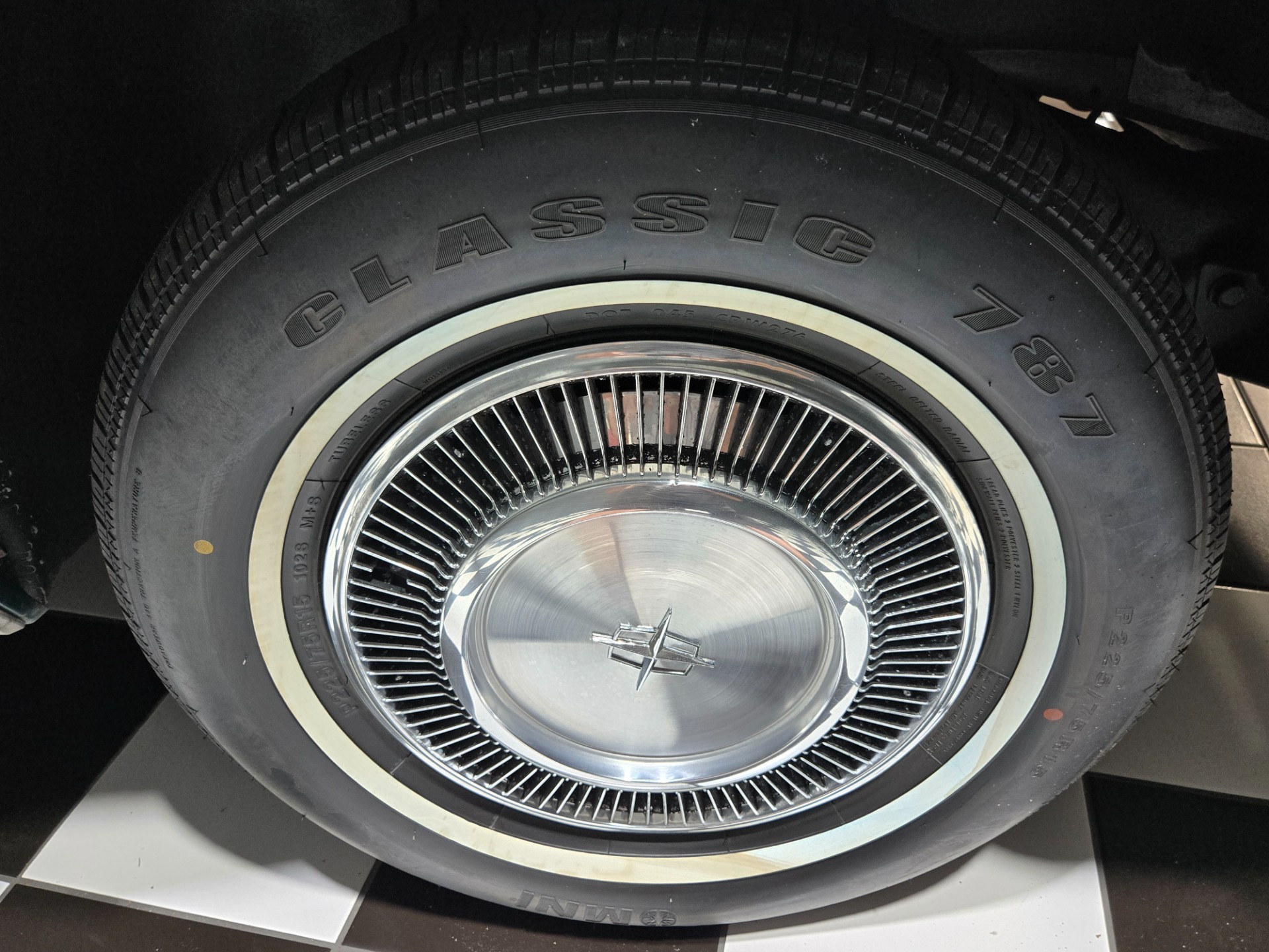 1975 Lincoln Continental 68