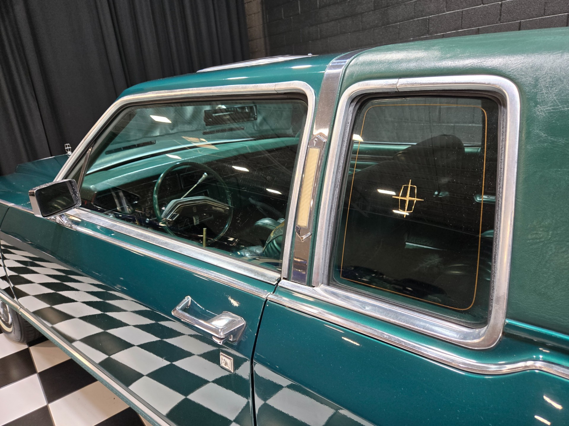 1975 Lincoln Continental 7