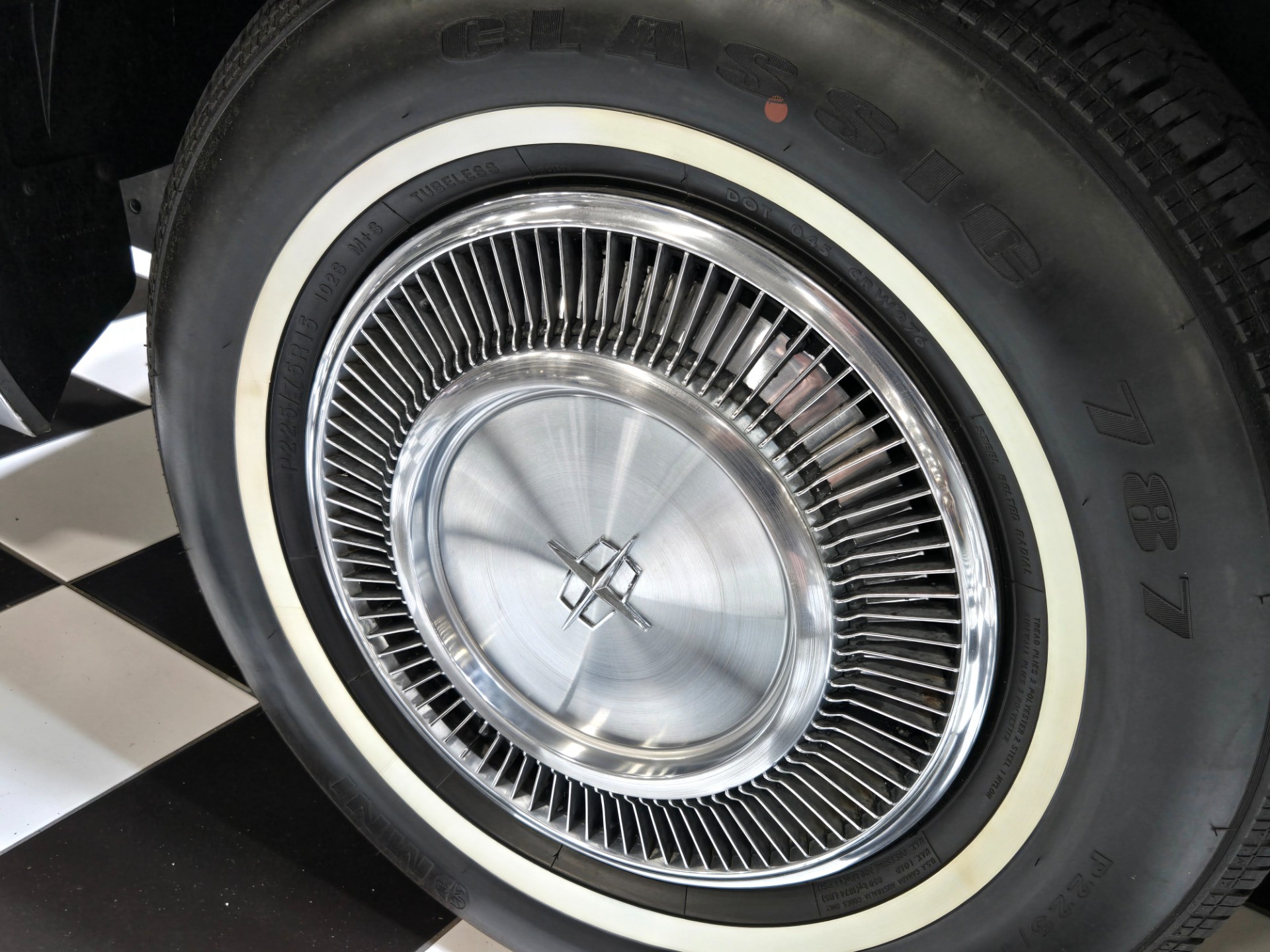 1975 Lincoln Continental 8