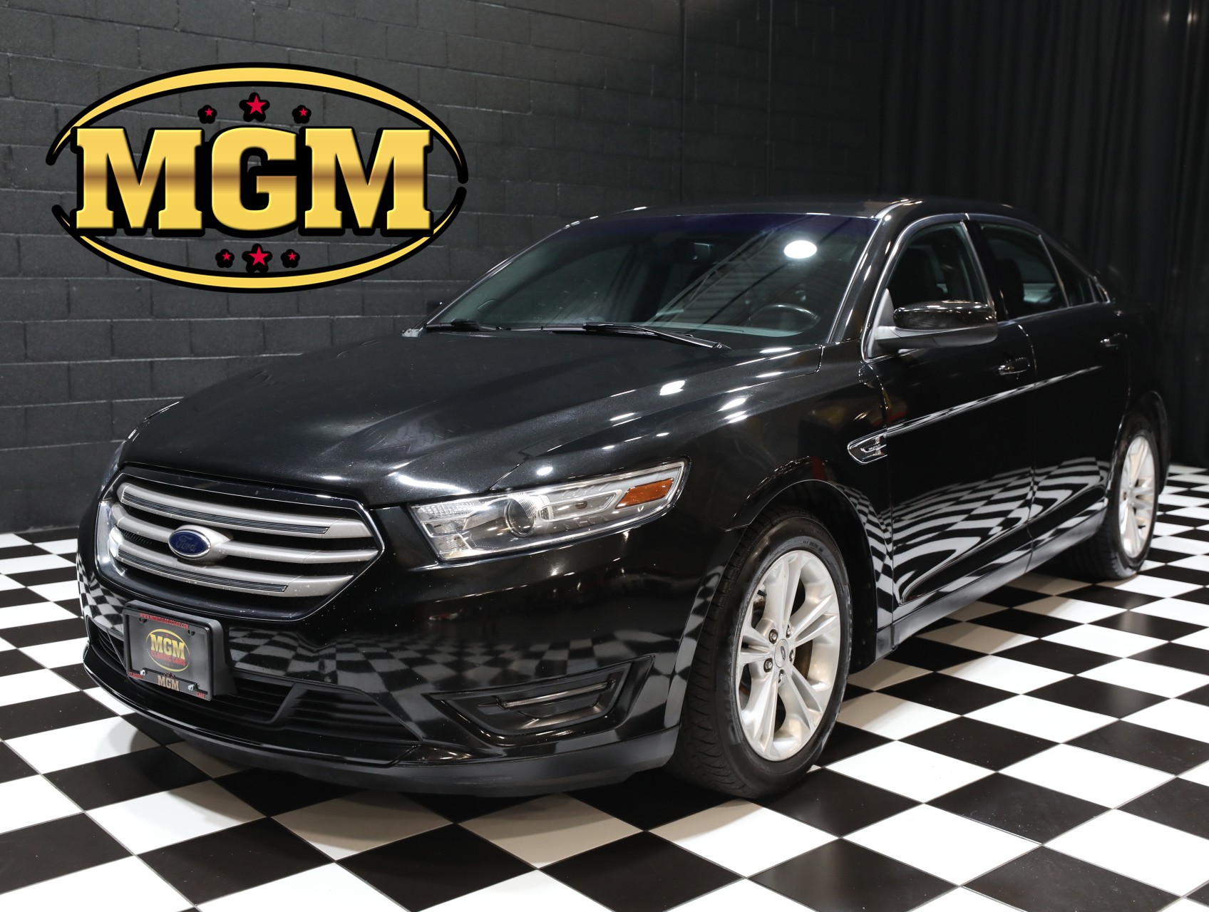 2013 Ford Taurus 1