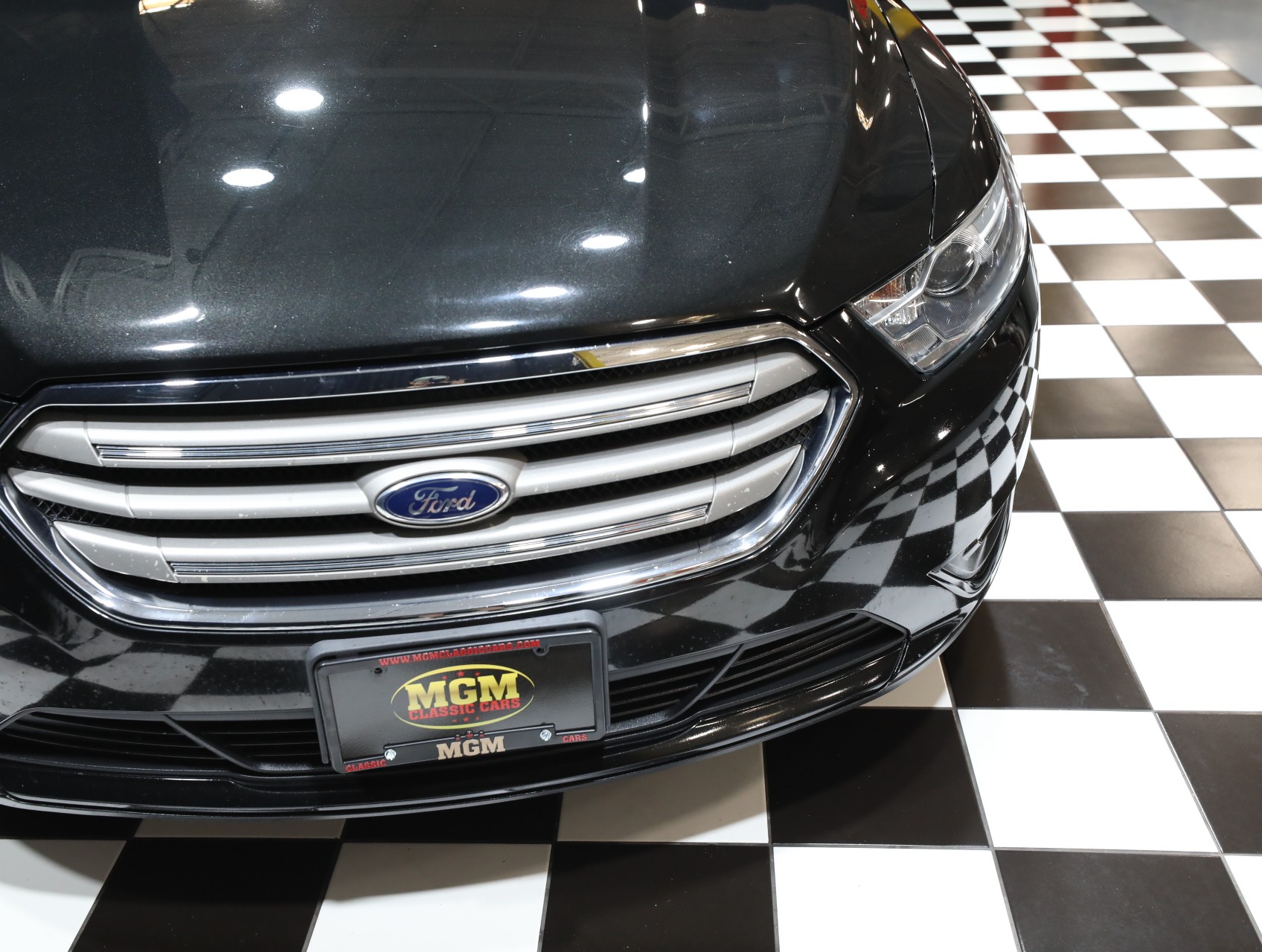 2013 Ford Taurus 10