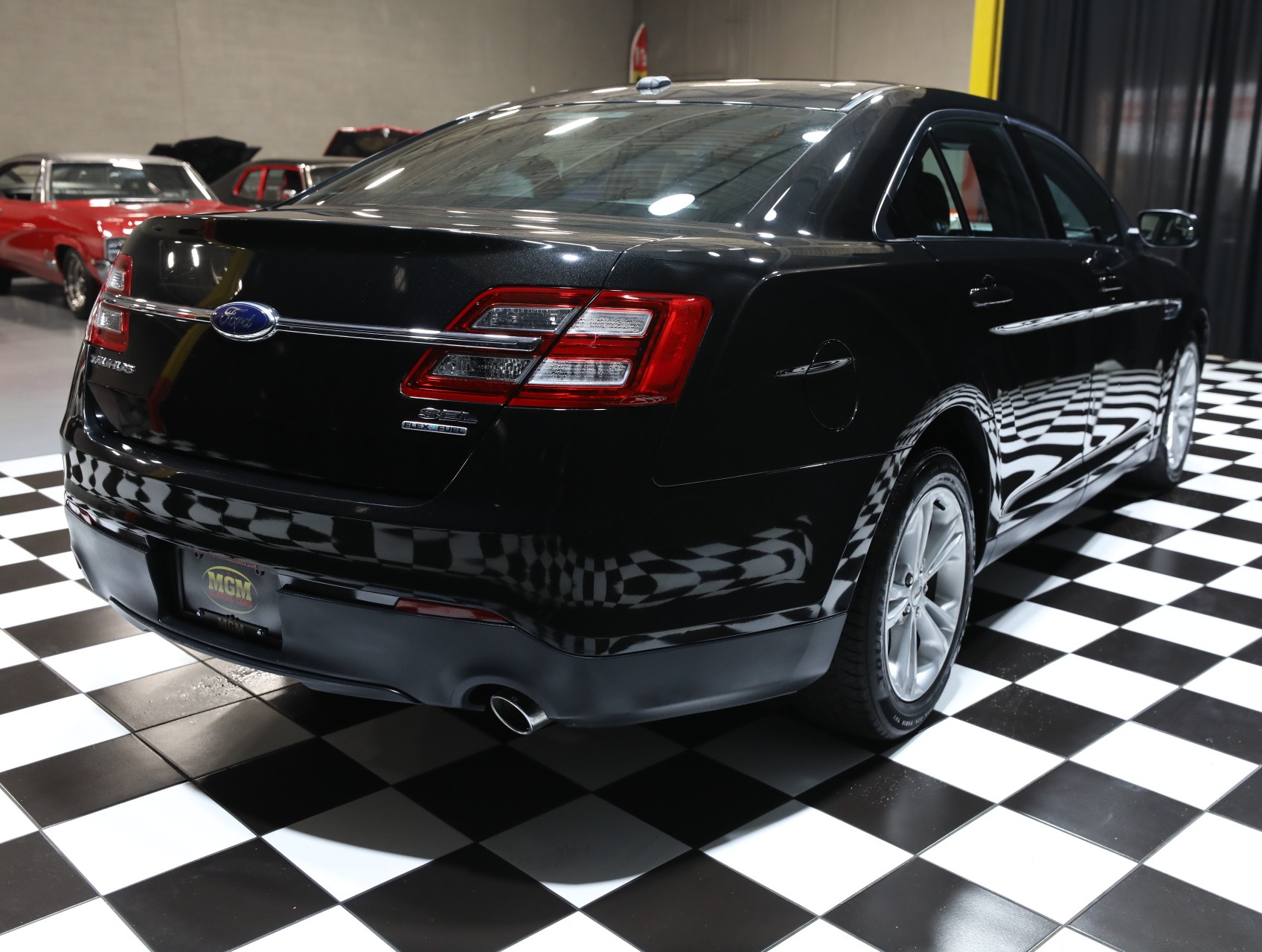 2013 Ford Taurus 18