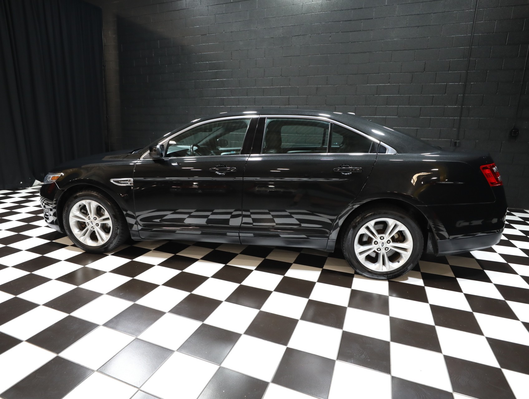 2013 Ford Taurus 26