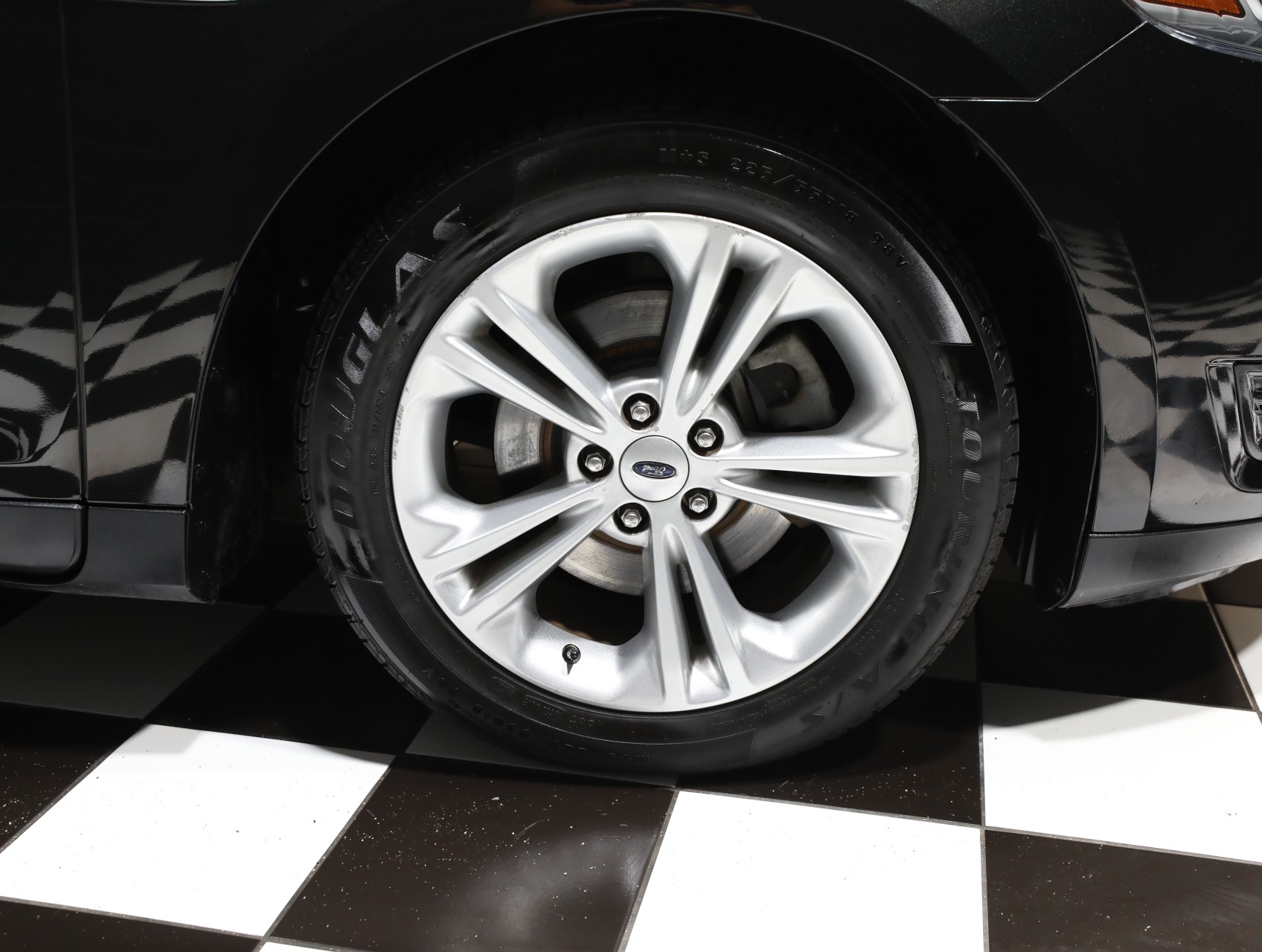 2013 Ford Taurus 30