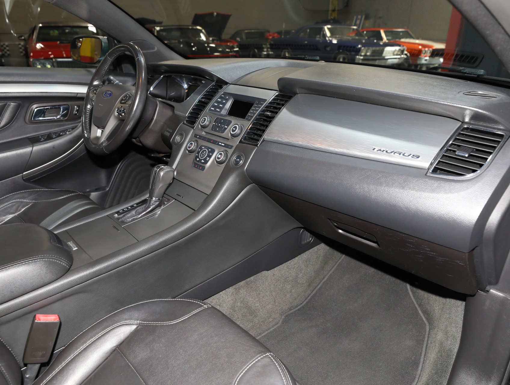 2013 Ford Taurus 33