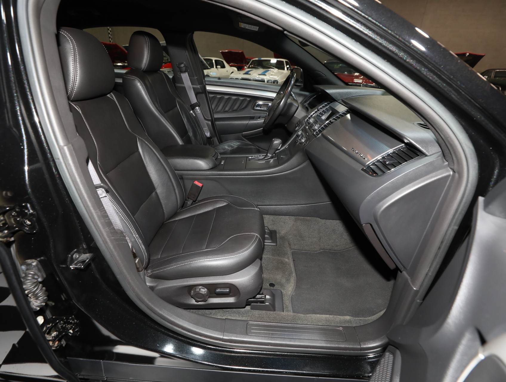 2013 Ford Taurus 35