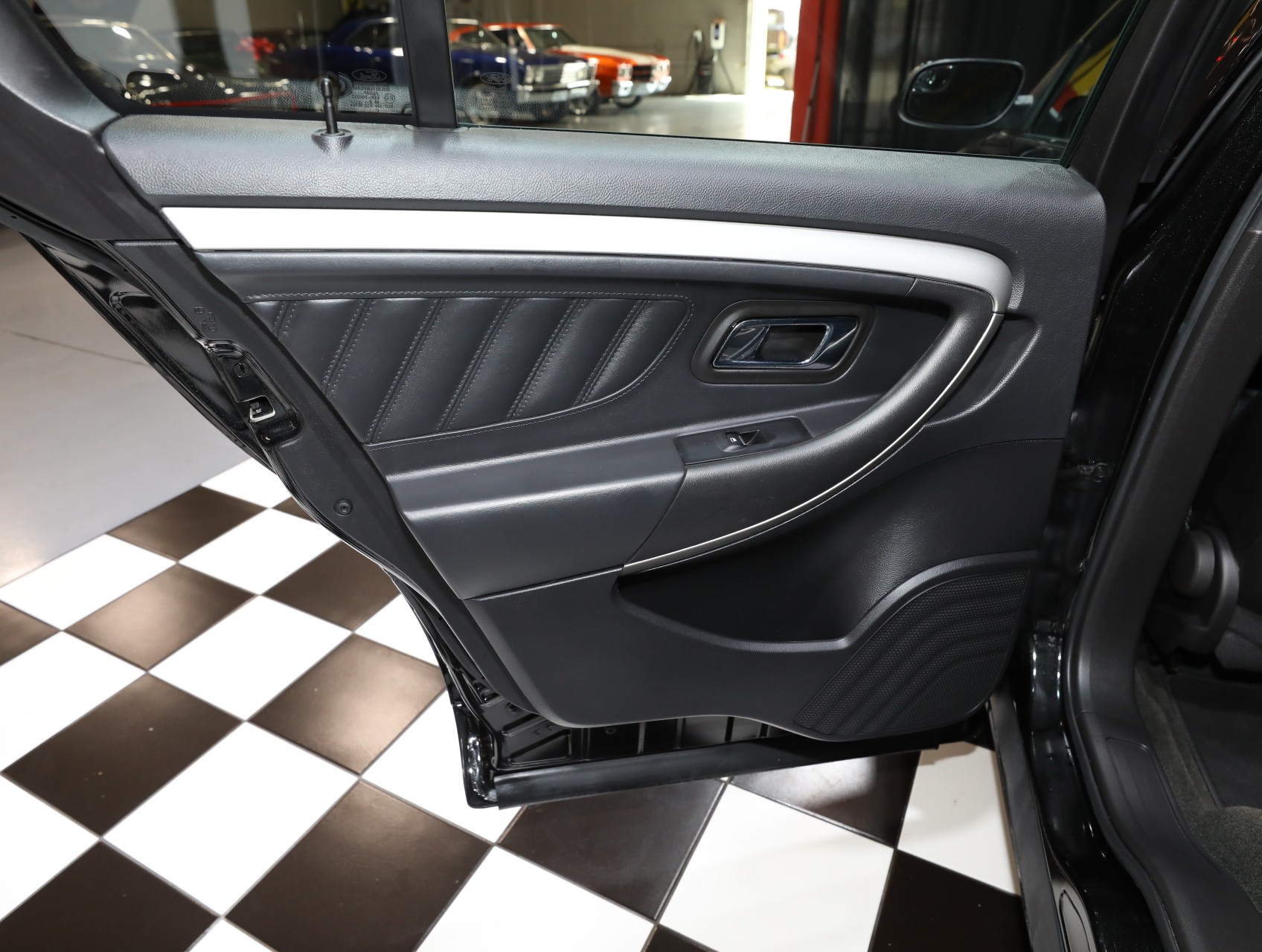 2013 Ford Taurus 40