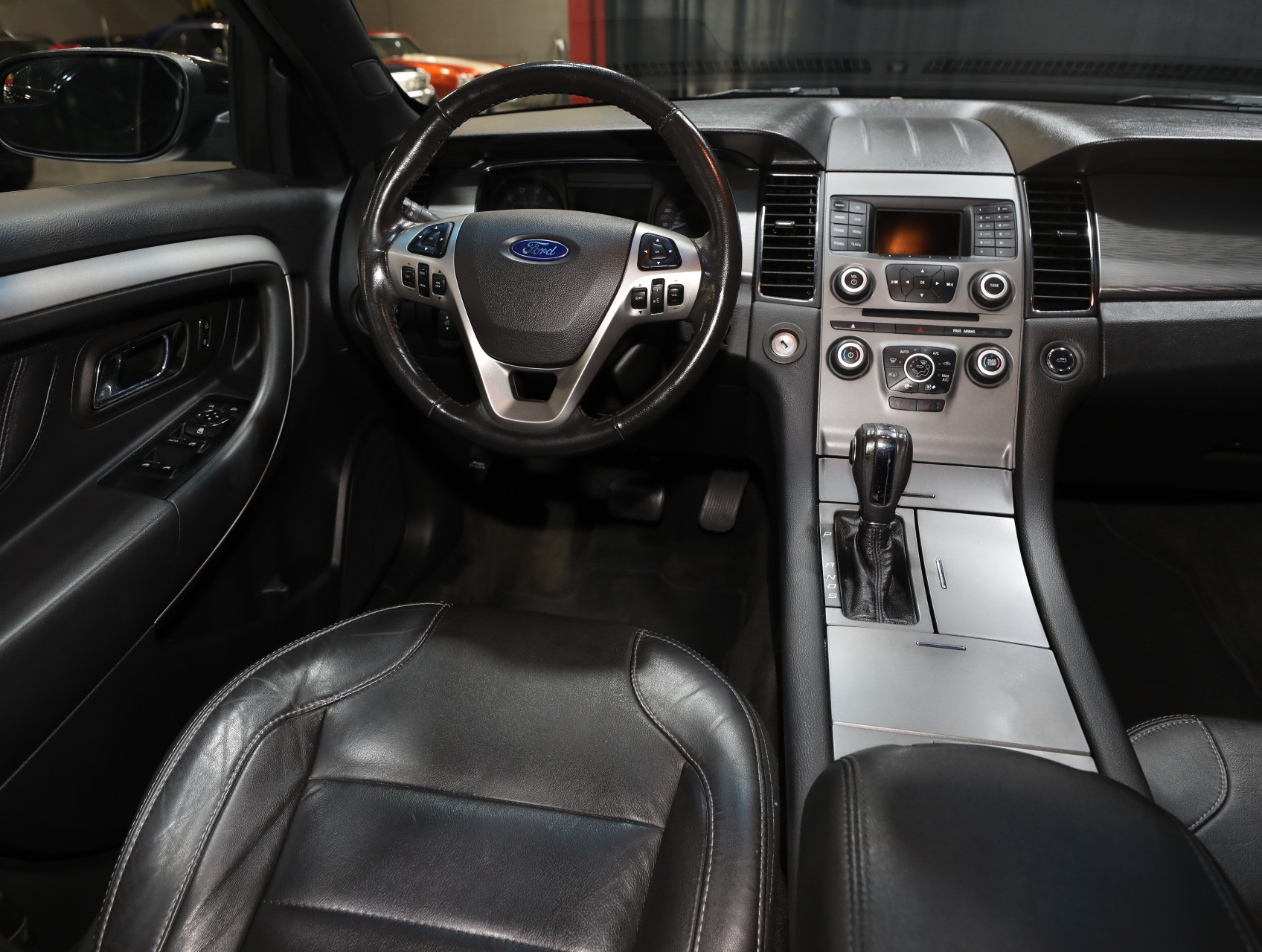 2013 Ford Taurus 42