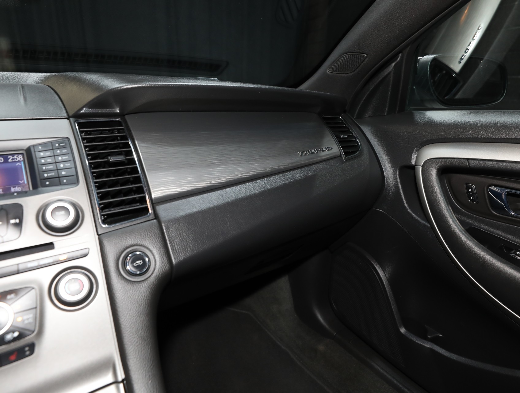 2013 Ford Taurus 47