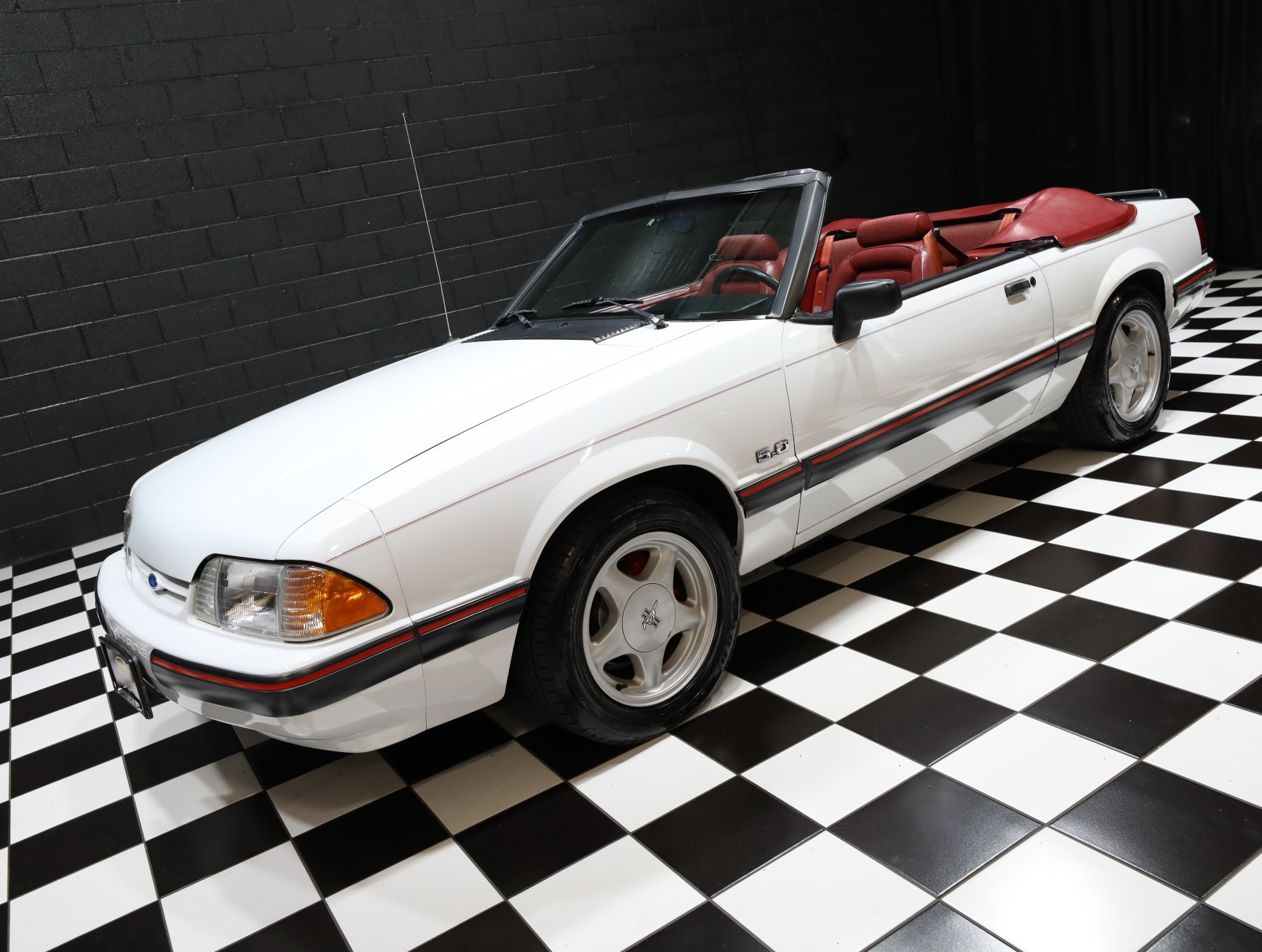 1991 Ford Mustang 16
