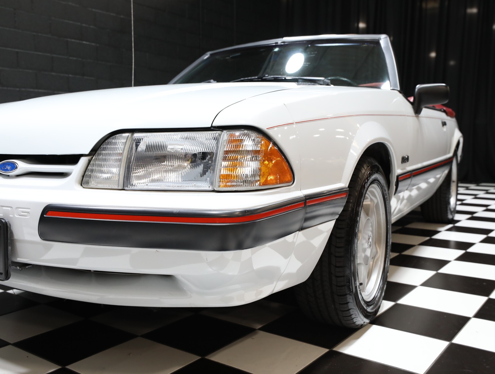 1991 Ford Mustang 17