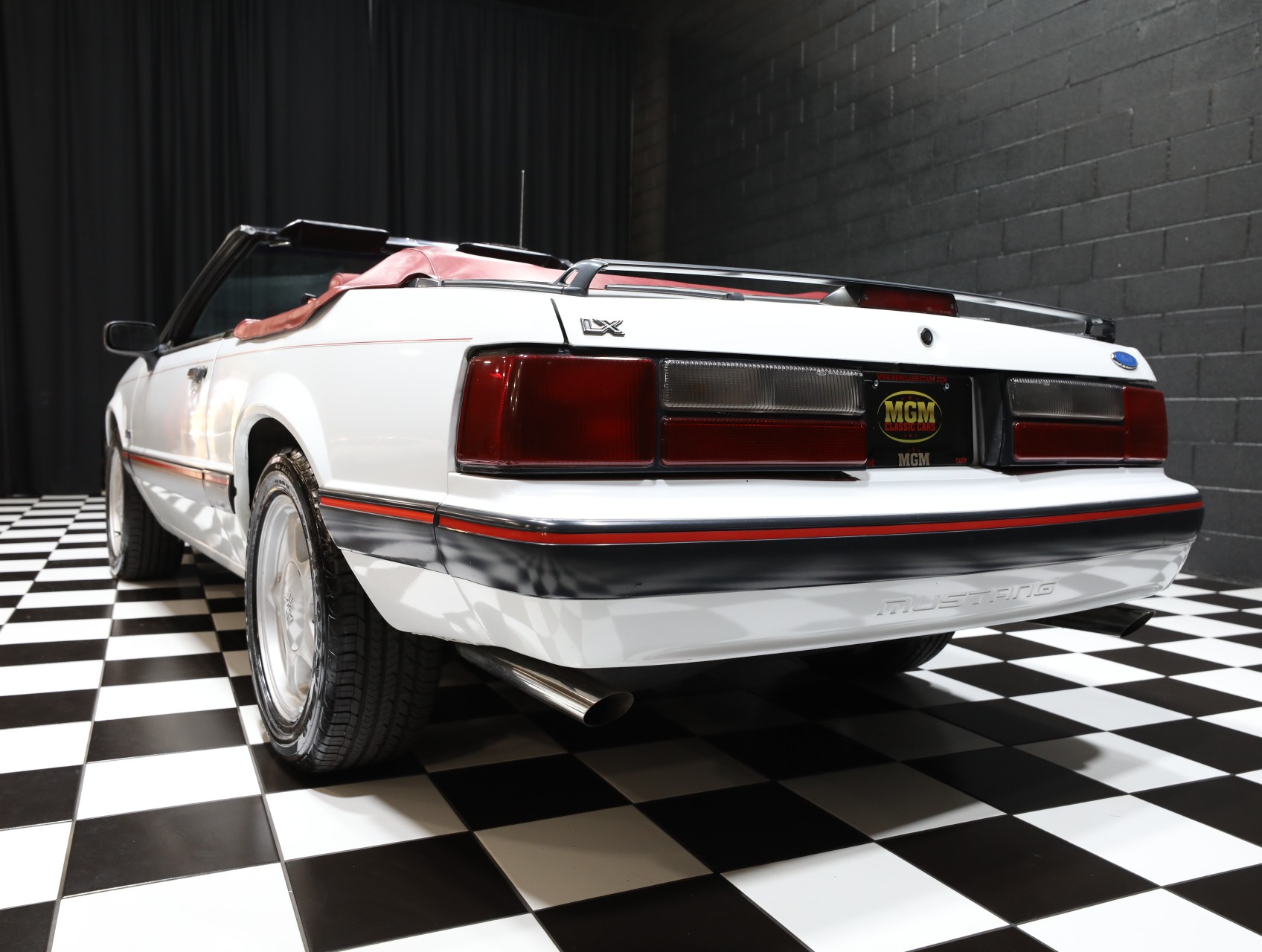 1991 Ford Mustang 33