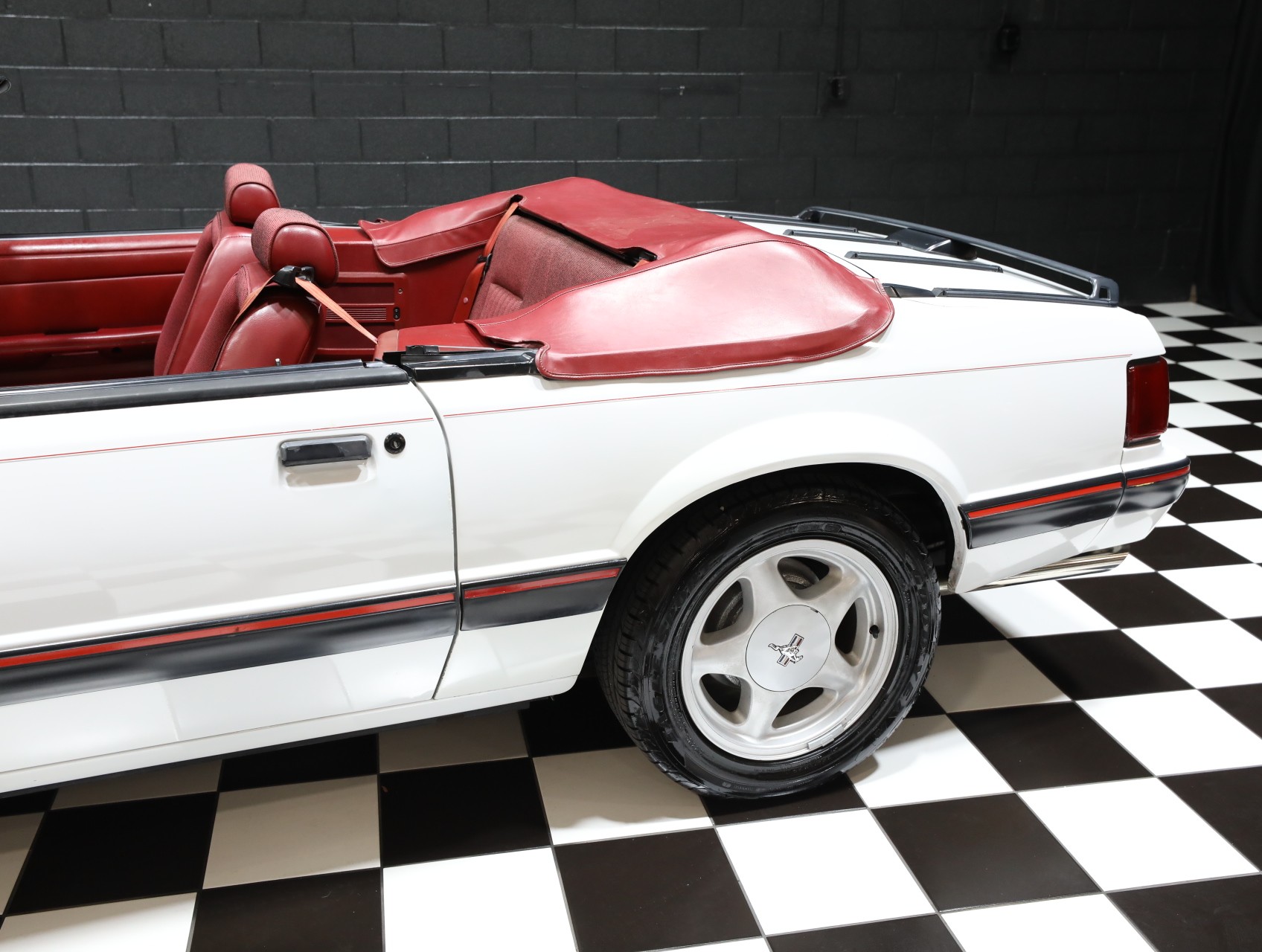 1991 Ford Mustang 37