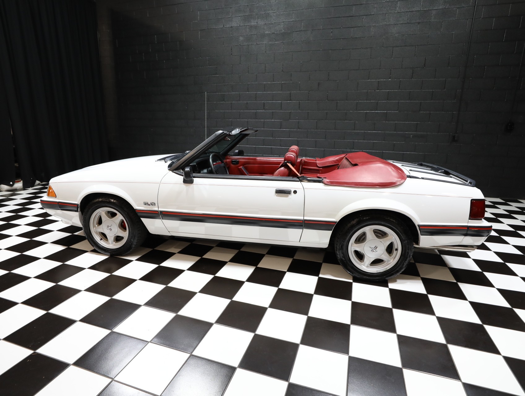 1991 Ford Mustang 39
