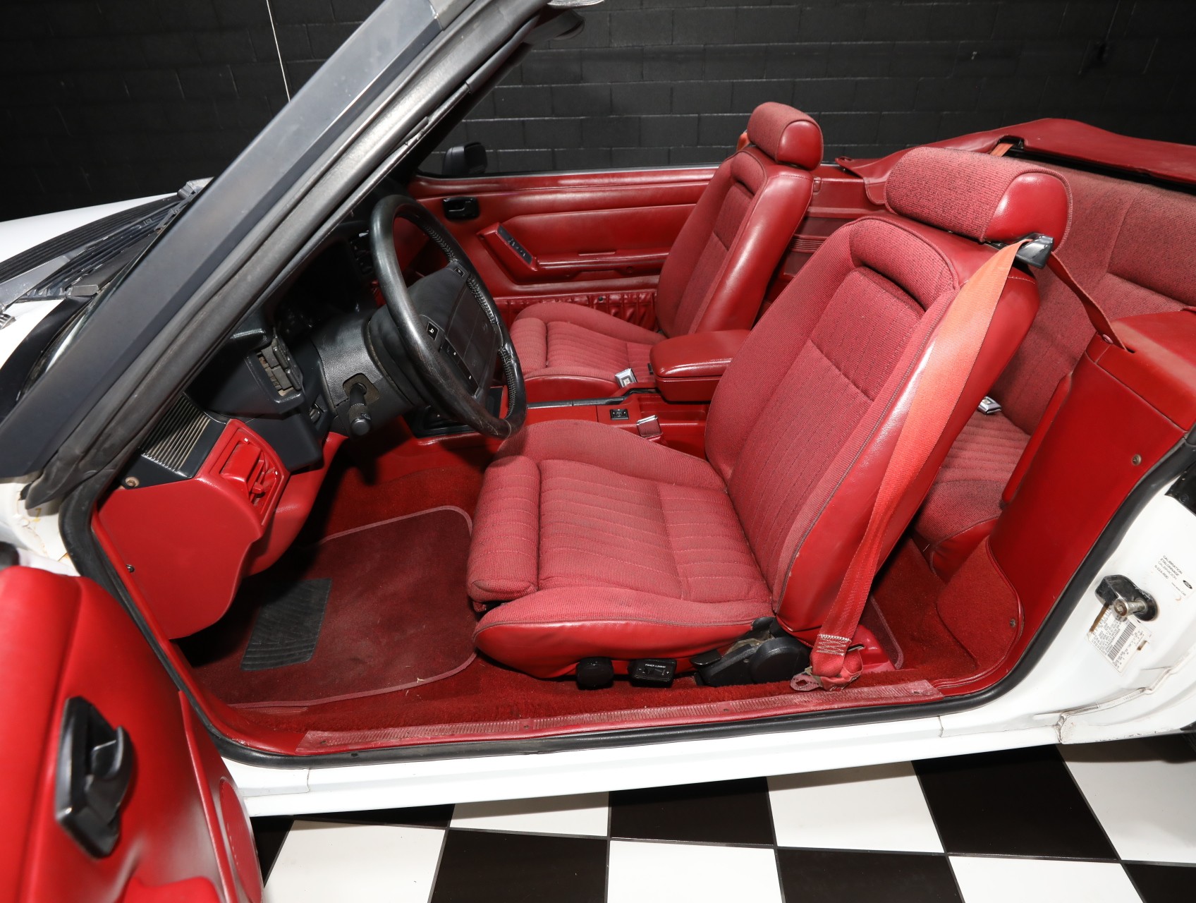 1991 Ford Mustang 59