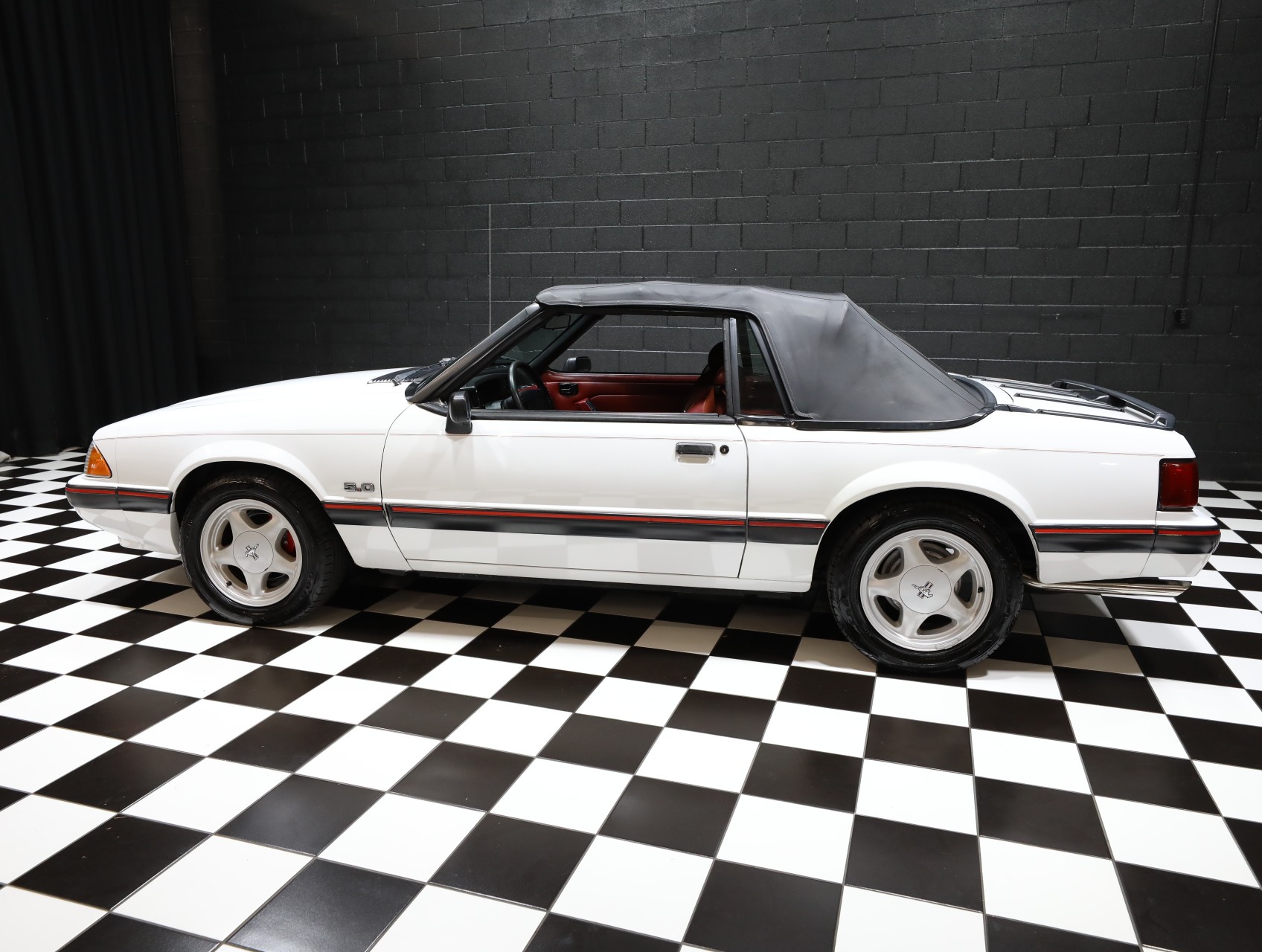 1991 Ford Mustang 8