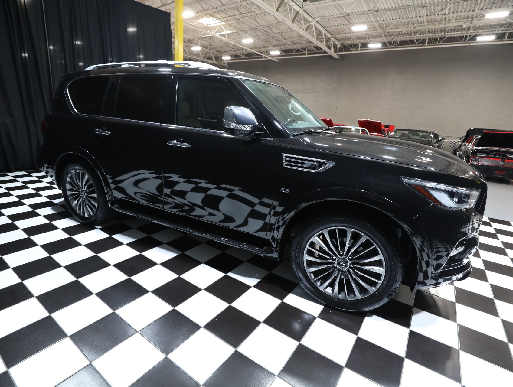 2019 INFINITI QX80 18