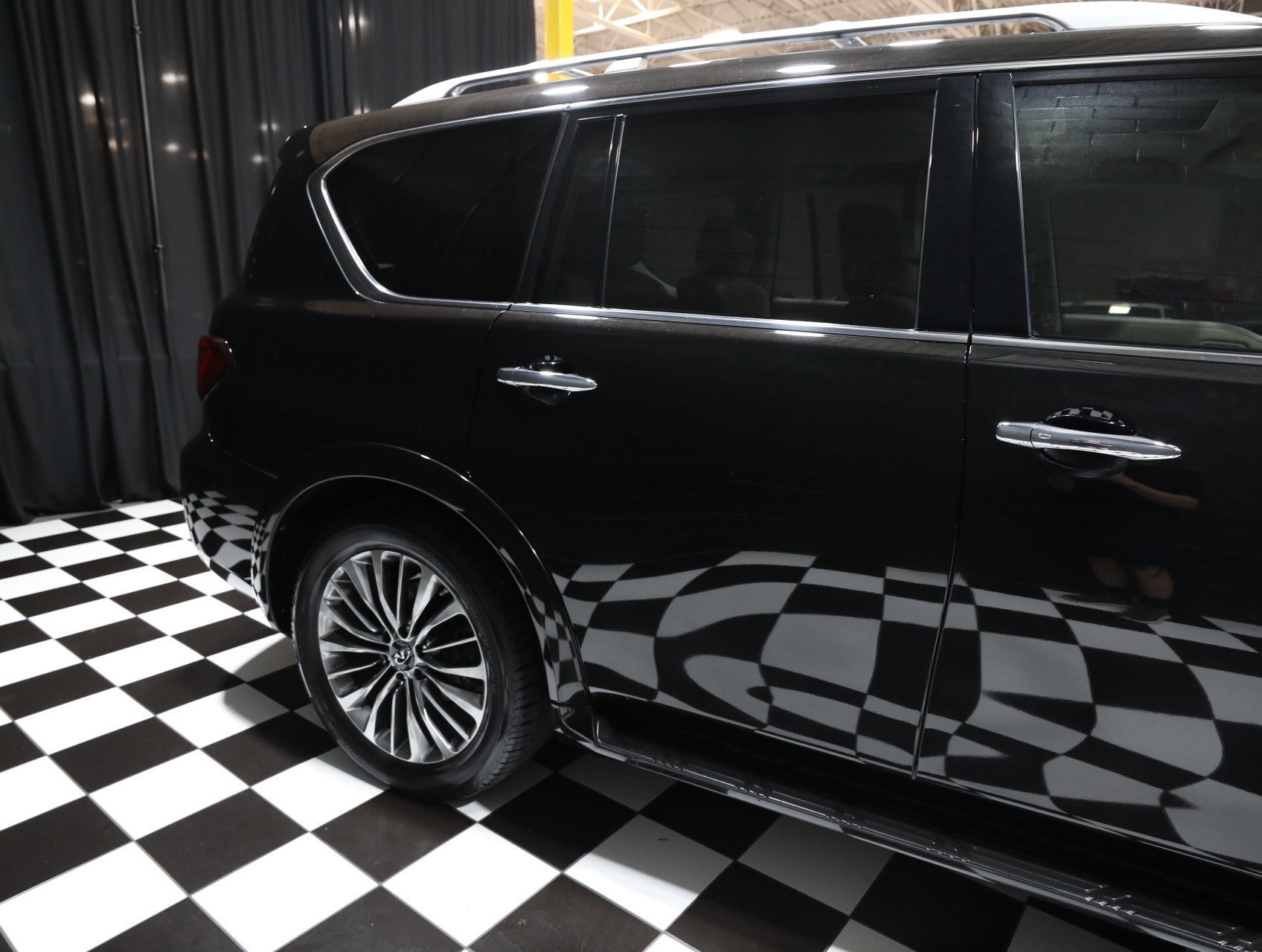 2019 INFINITI QX80 19
