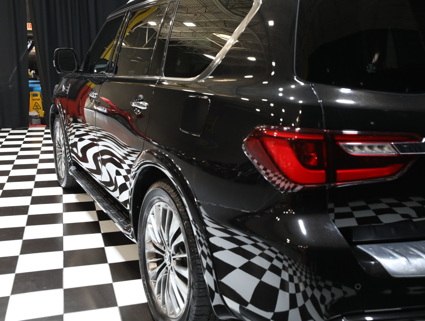 2019 INFINITI QX80 25