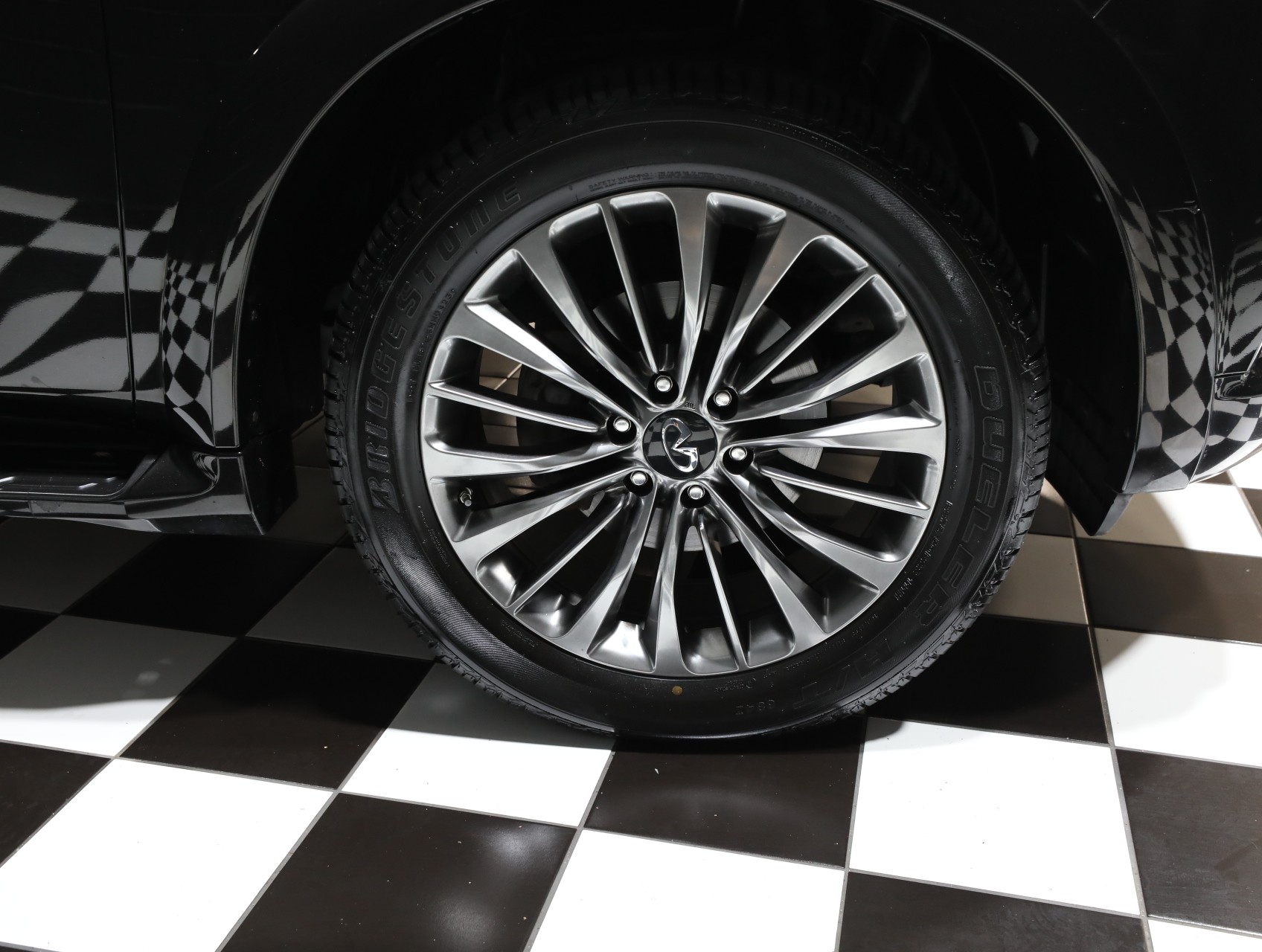 2019 INFINITI QX80 31