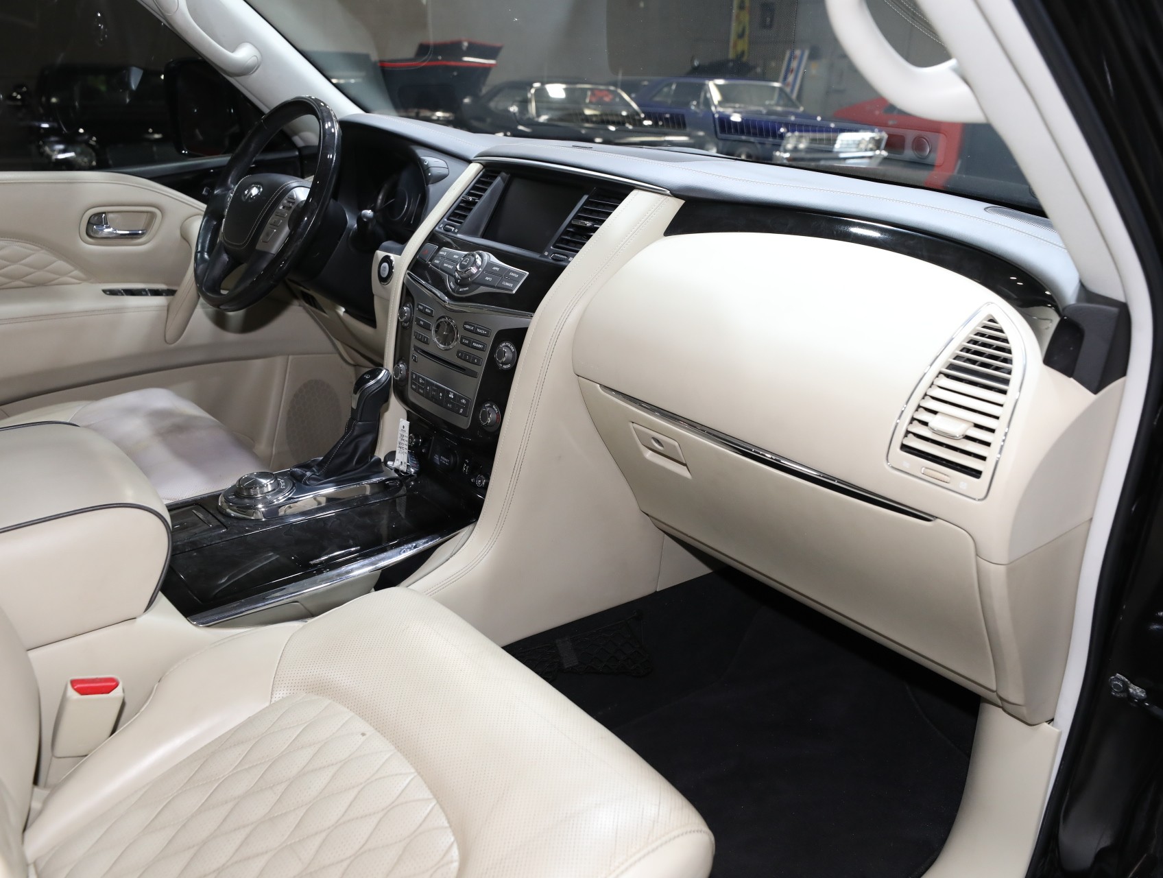2019 INFINITI QX80 34