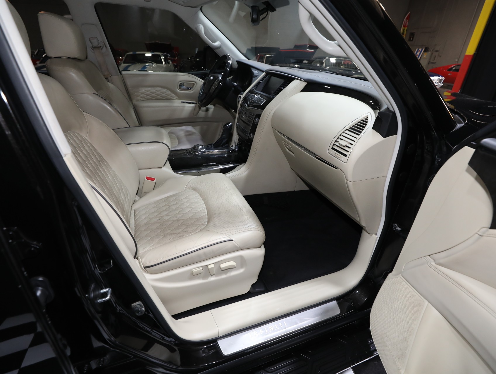 2019 INFINITI QX80 35