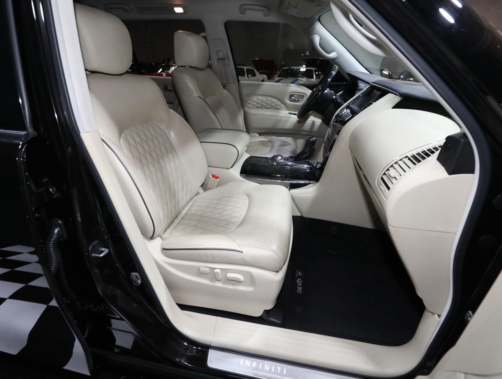 2019 INFINITI QX80 36