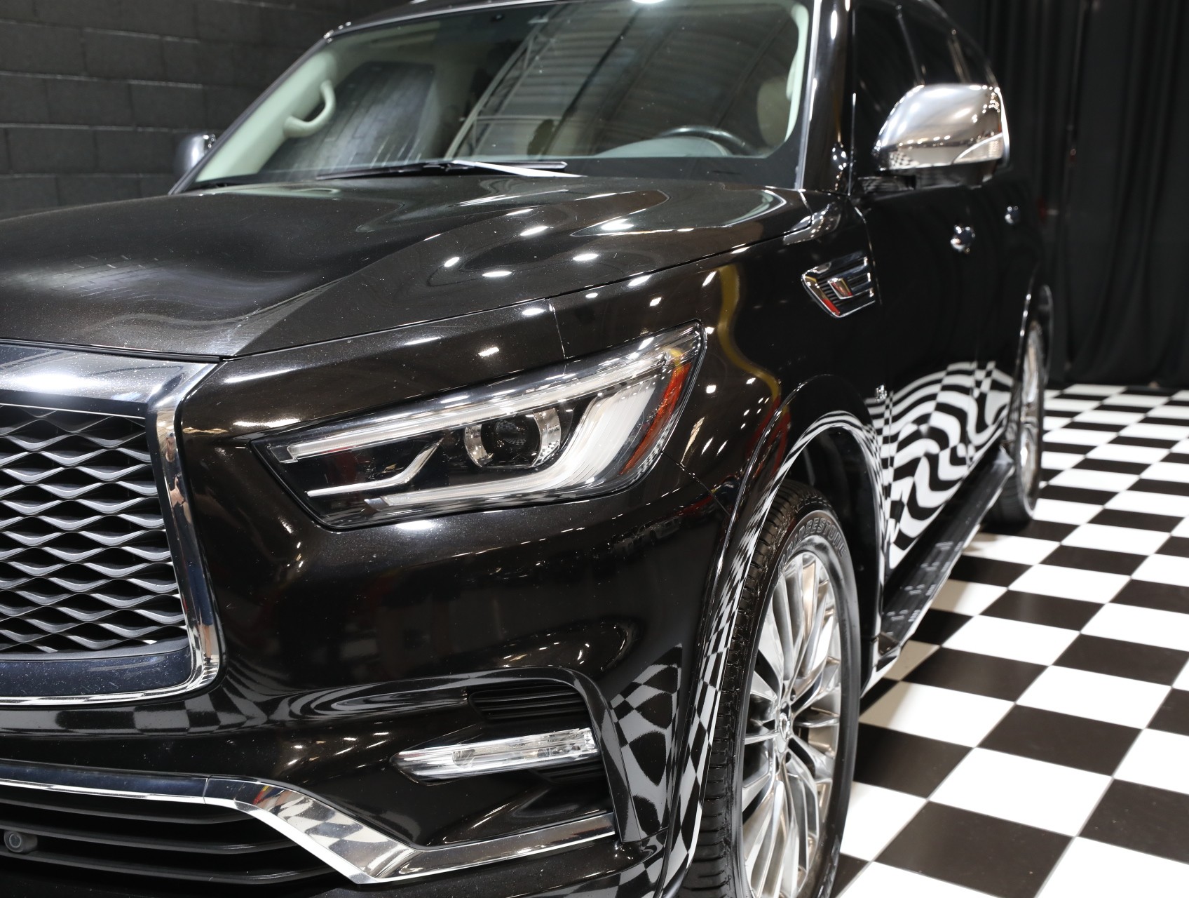 2019 INFINITI QX80 10