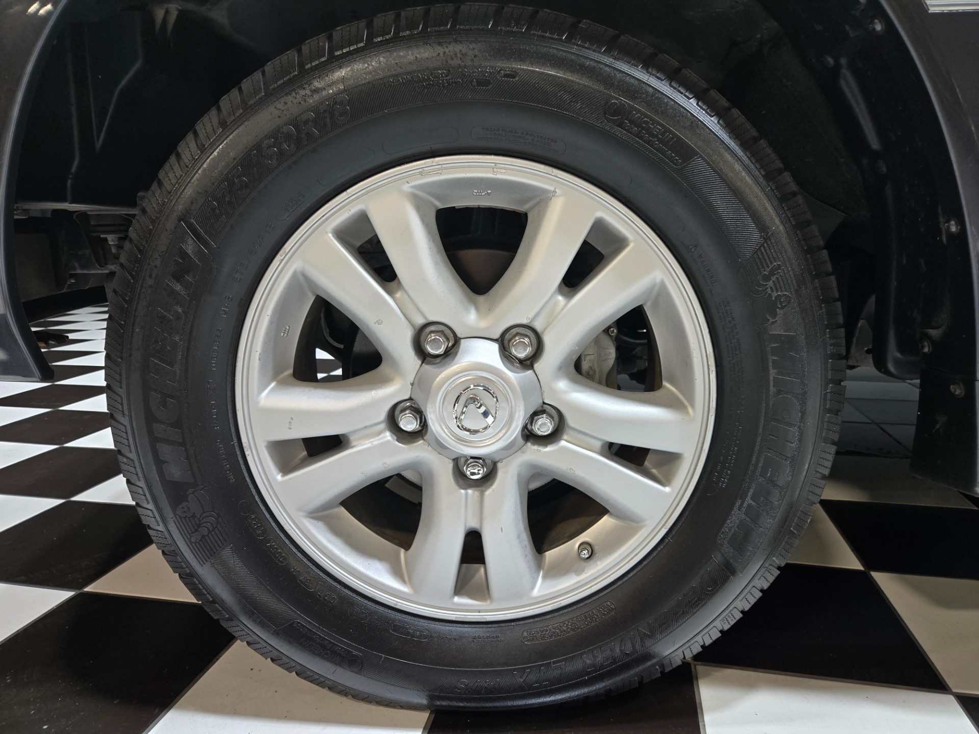 2006 Lexus LX 470 17