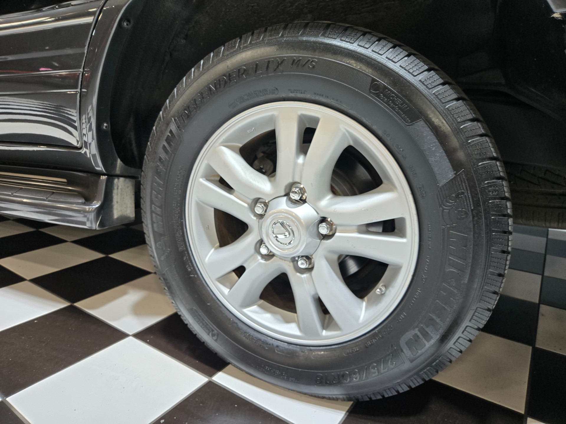 2006 Lexus LX 470 21