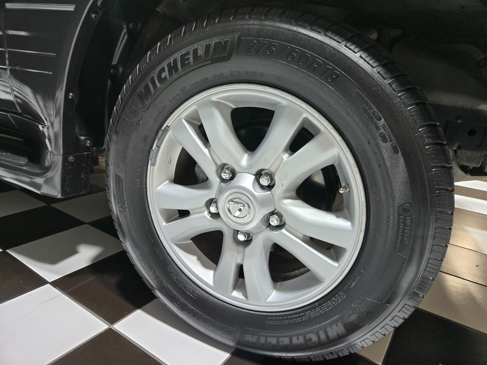 2006 Lexus LX 470 44